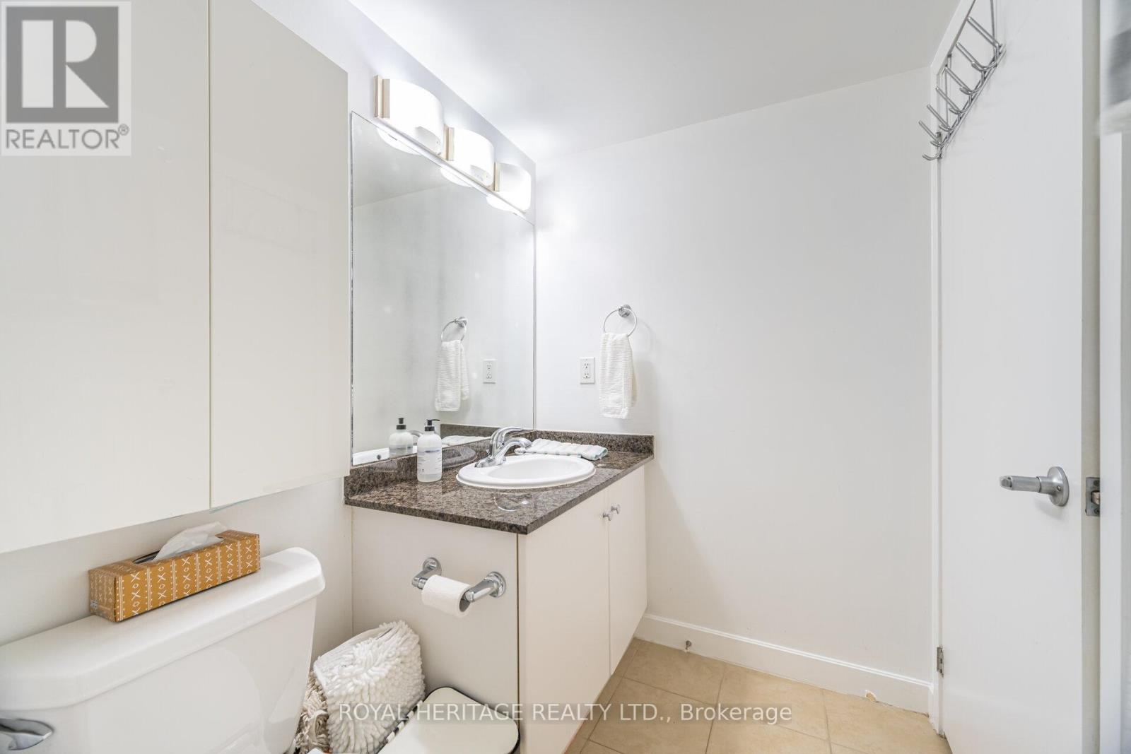 611 - 12 Yonge Street, Toronto, Ontario  M5E 1Z9 - Photo 21 - C12582730