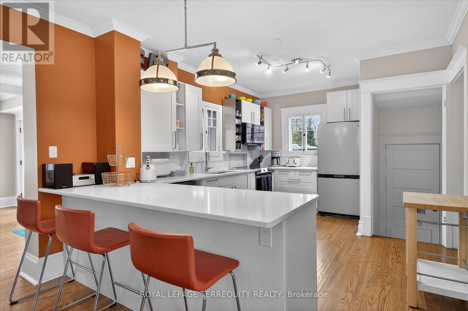 53 Benson Avenue, Peterborough, Ontario  K9H 5X7 - Photo 8 - X12643320