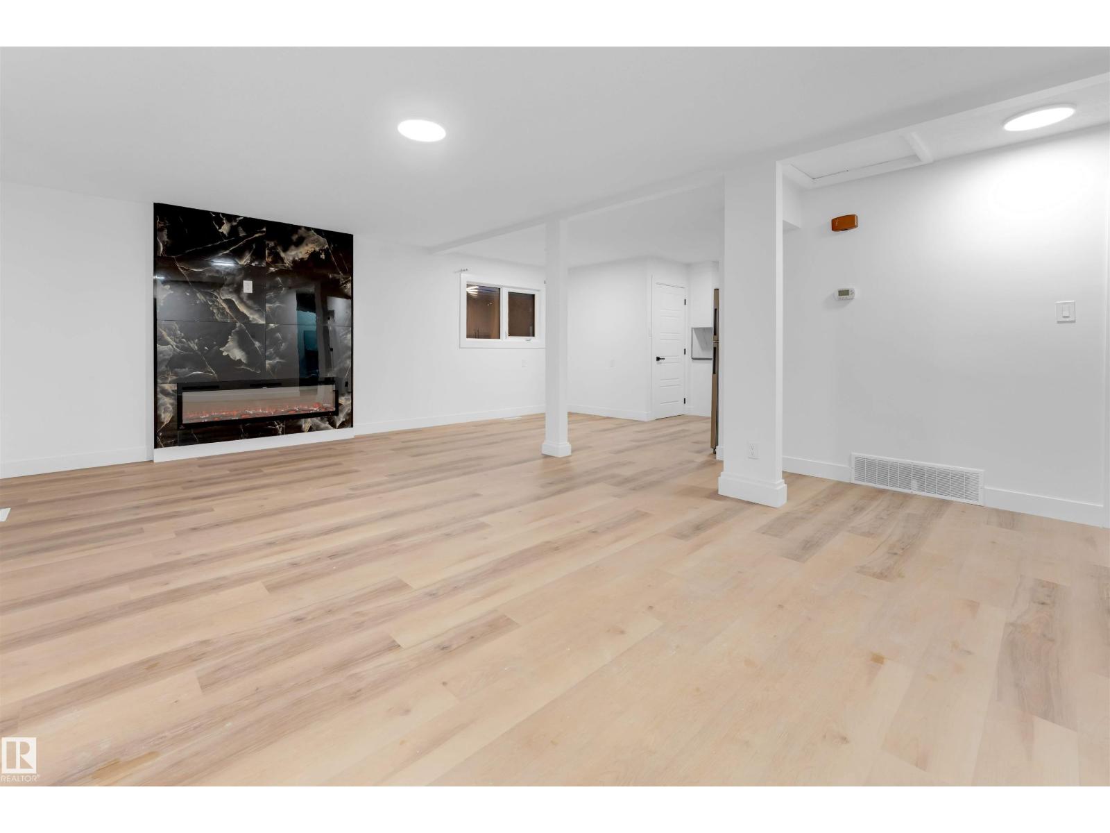 7303 130 AV NW, Edmonton, Alberta