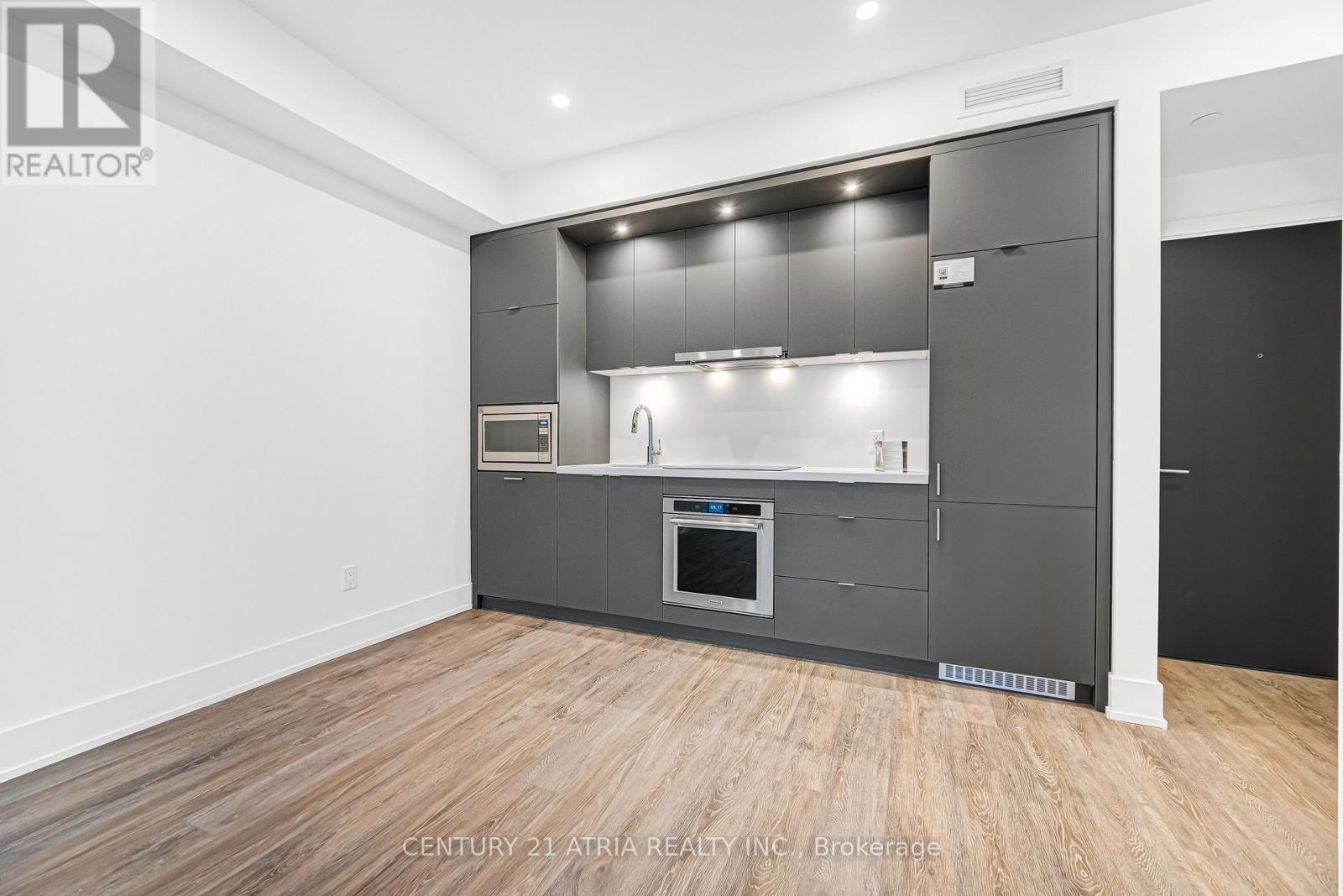 210 - 259 The Kingsway, Toronto, Ontario  M9A 0G2 - Photo 6 - W12575294