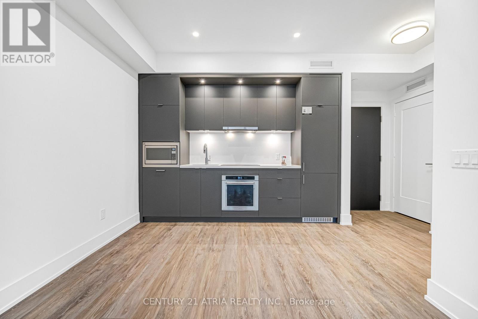 210 - 259 The Kingsway, Toronto, Ontario  M9A 0G2 - Photo 7 - W12575294