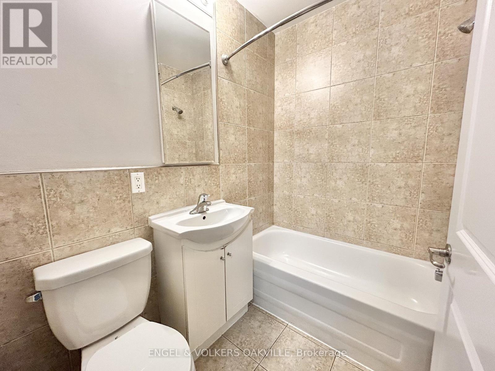 32 - 90 Twenty Fifth Street, Toronto, Ontario  M8V 3P9 - Photo 6 - W12604012