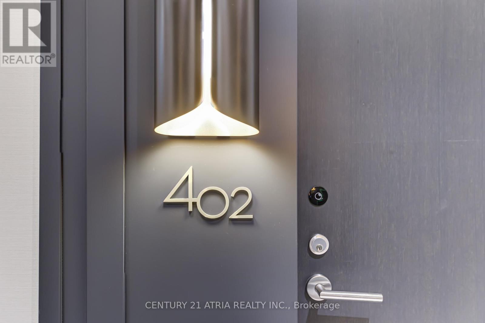 402 - 259 The Kingsway, Toronto, Ontario  M9A 0G2 - Photo 2 - W12464911