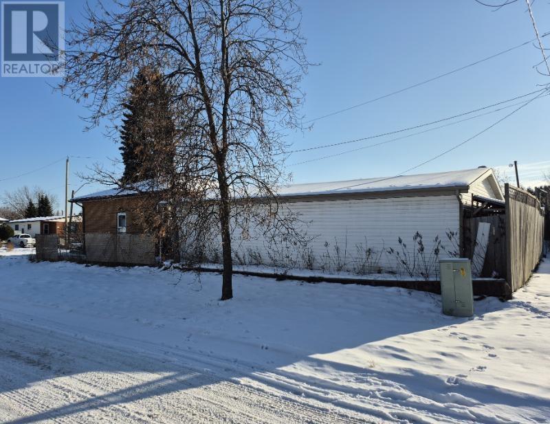 116 Huntington Ct, Thunder Bay, Ontario  P7C 2B4 - Photo 2 - TB253671