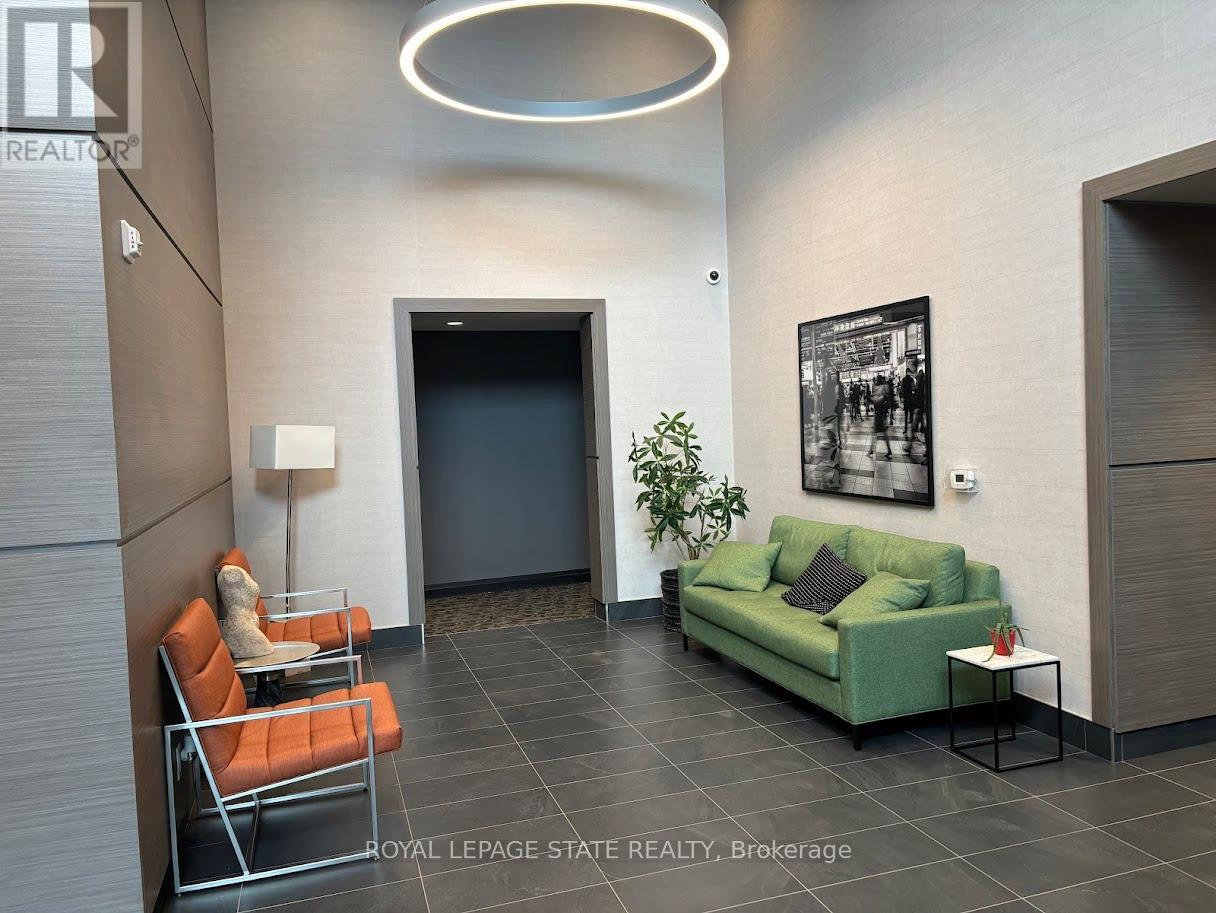 610 - 50 Kaitting Trail, Oakville, Ontario  L6M 5N3 - Photo 4 - W12642502