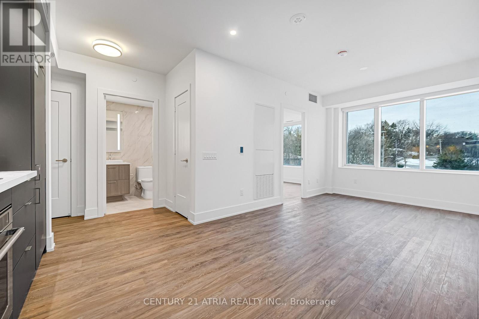 210 - 259 The Kingsway, Toronto, Ontario  M9A 0G2 - Photo 10 - W12575294