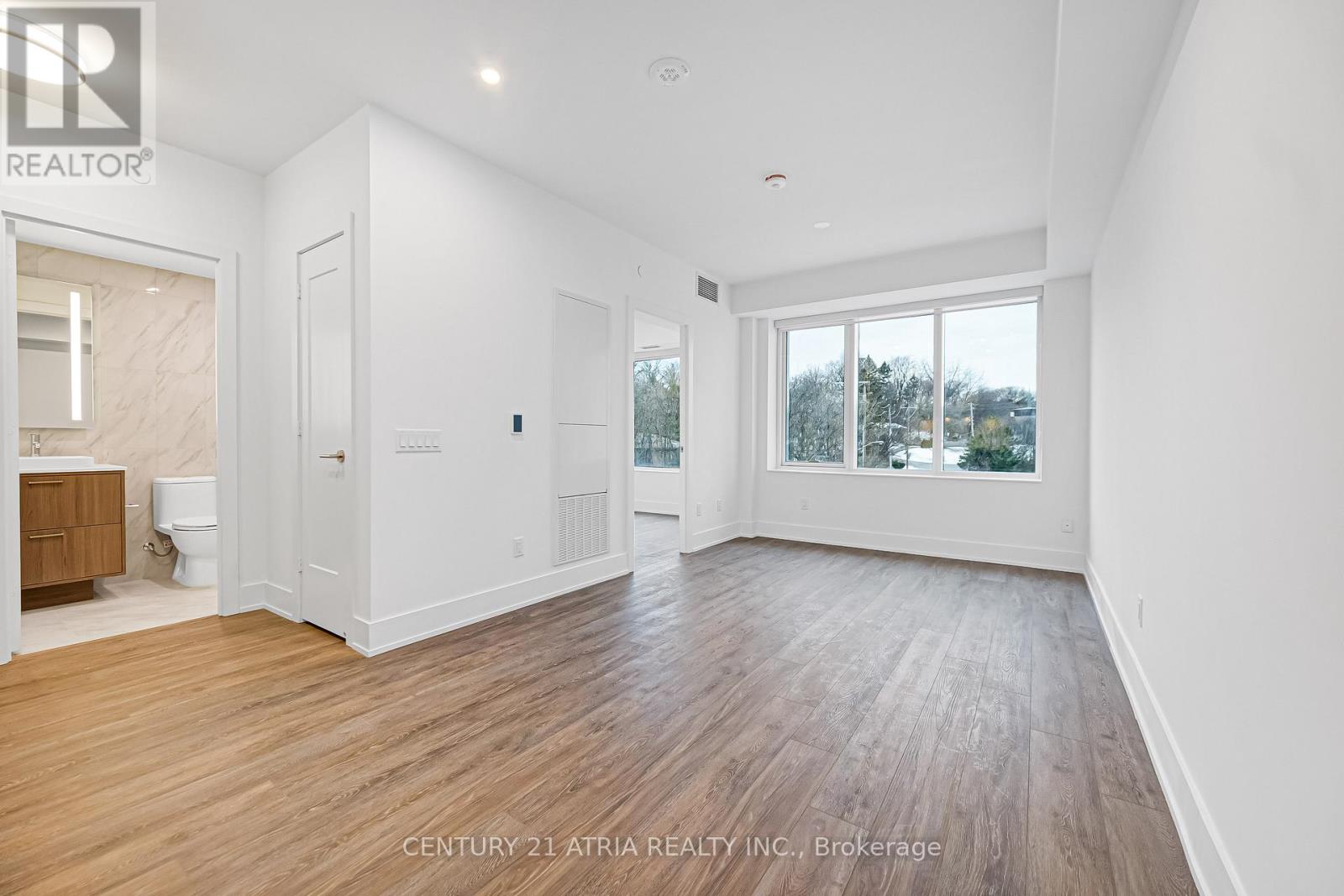 210 - 259 The Kingsway, Toronto, Ontario  M9A 0G2 - Photo 11 - W12575294