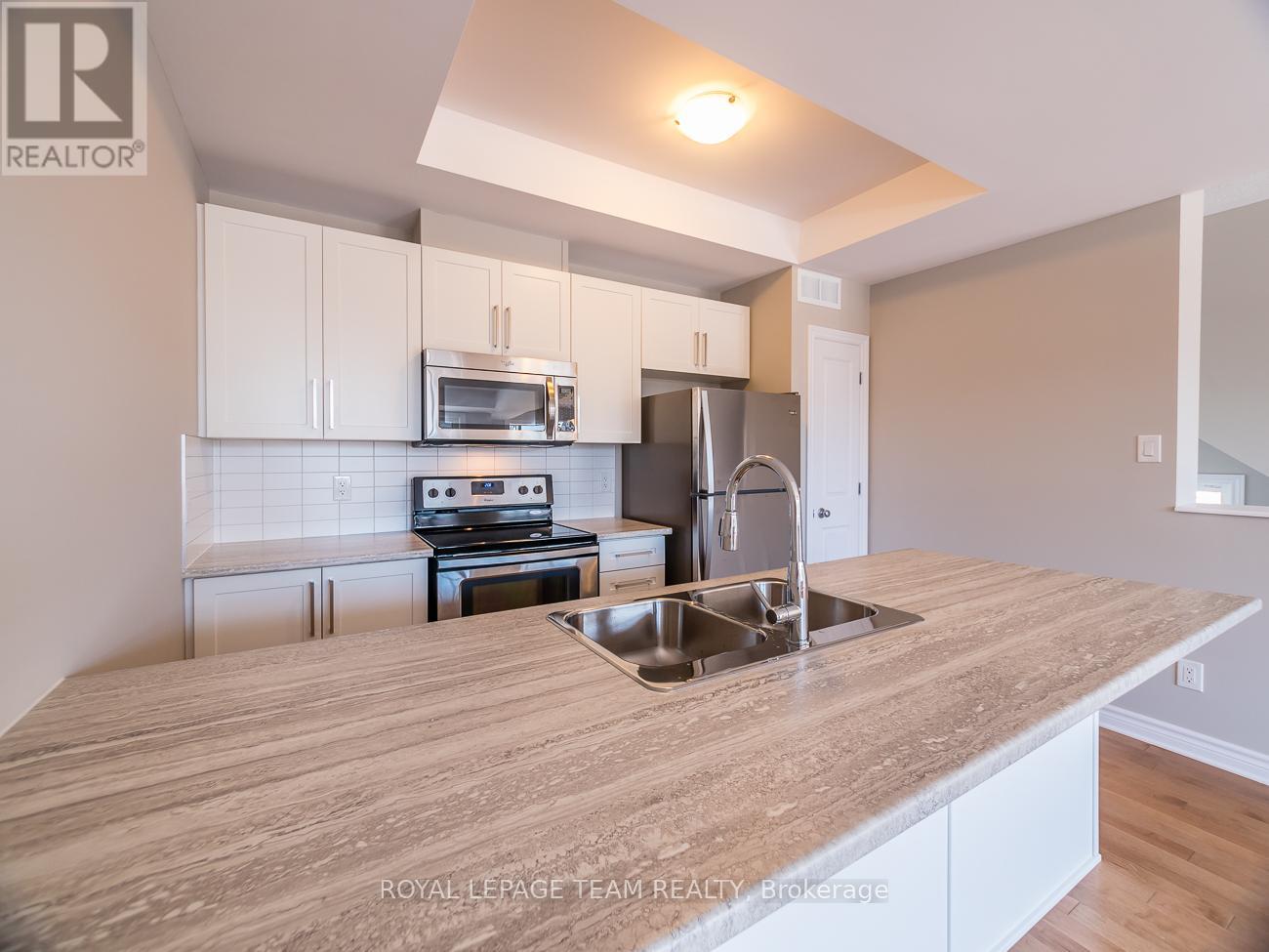 210 Halyard Way, Ottawa, Ontario  K2T 0L1 - Photo 9 - X12643384