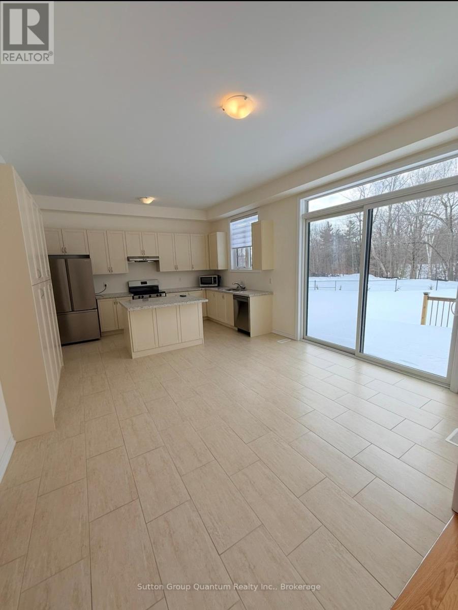 174 Rosanne Circle, Wasaga Beach, Ontario  L9Z 1J7 - Photo 3 - S12643450