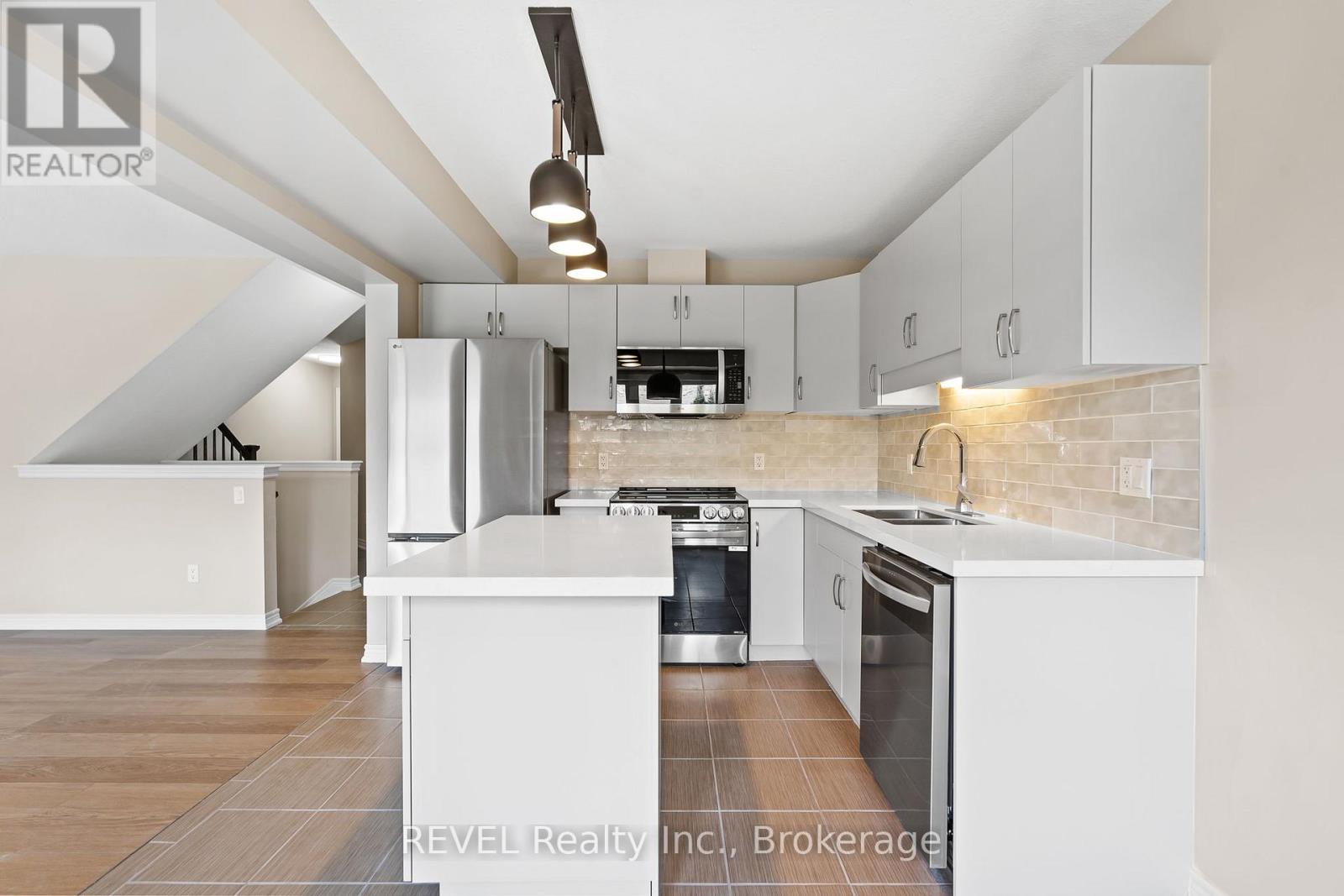 124 Roselawn Crescent, Welland, Ontario  L3C 0B7 - Photo 11 - X12643468