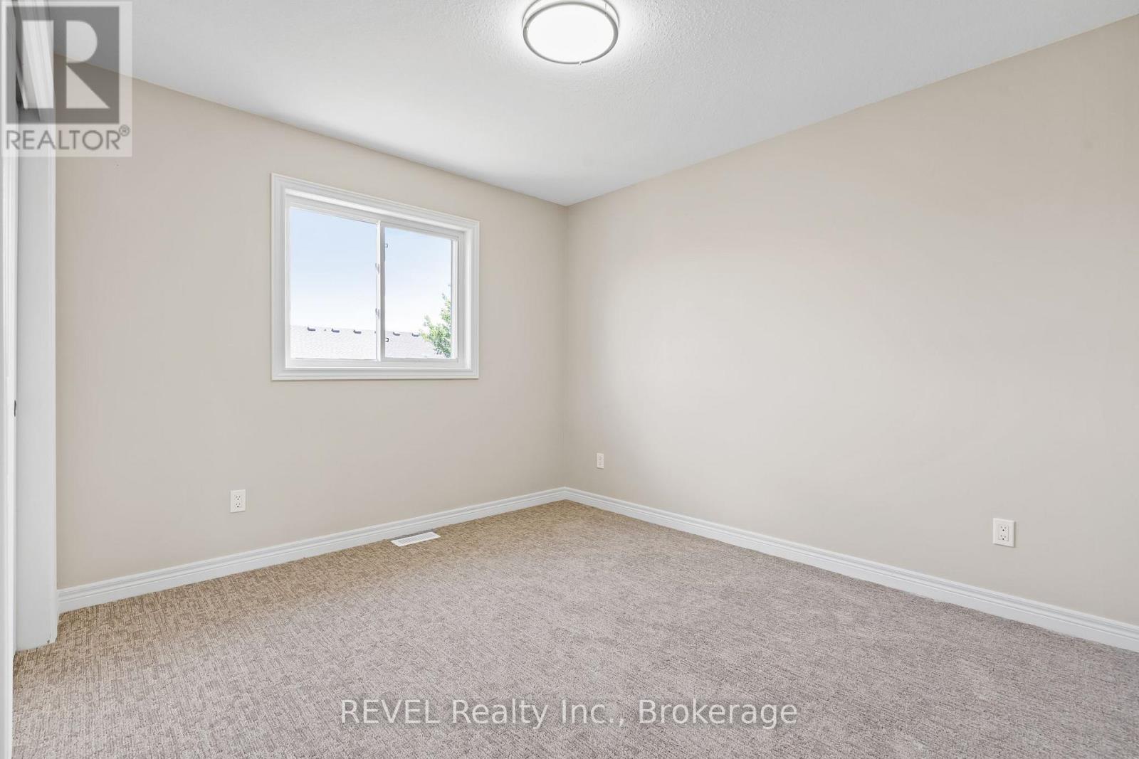 124 Roselawn Crescent, Welland, Ontario  L3C 0B7 - Photo 15 - X12643468