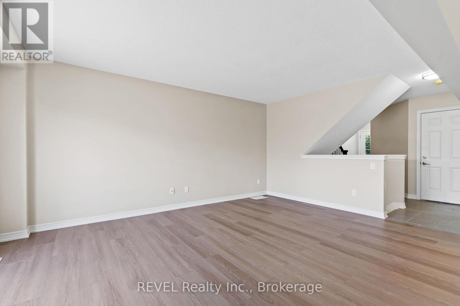 124 Roselawn Crescent, Welland, Ontario  L3C 0B7 - Photo 8 - X12643468