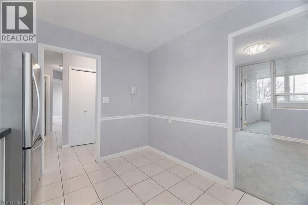 166 Mountain Park Avenue Unit# 201, Hamilton, Ontario  L8V 1A1 - Photo 12 - 40794617