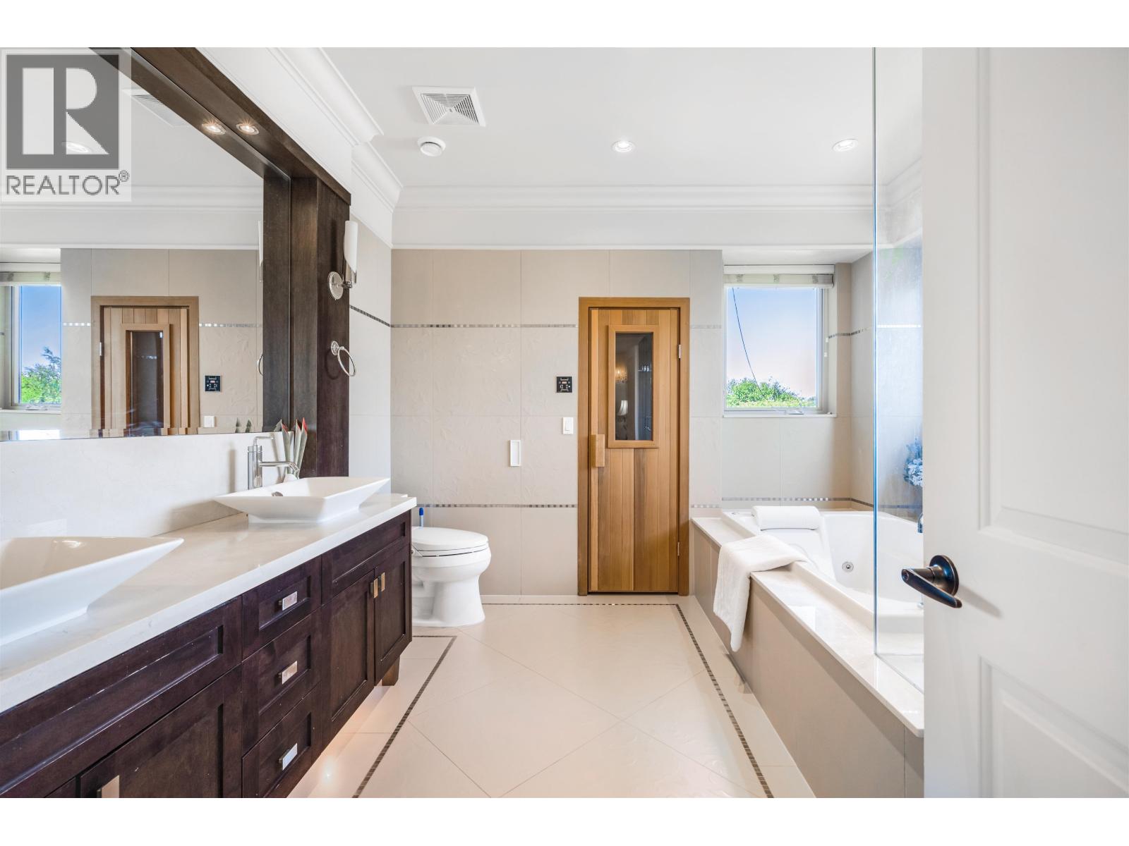 6760 Gamba, Richmond, British Columbia  V7C 2G5 - Photo 17 - R3074544