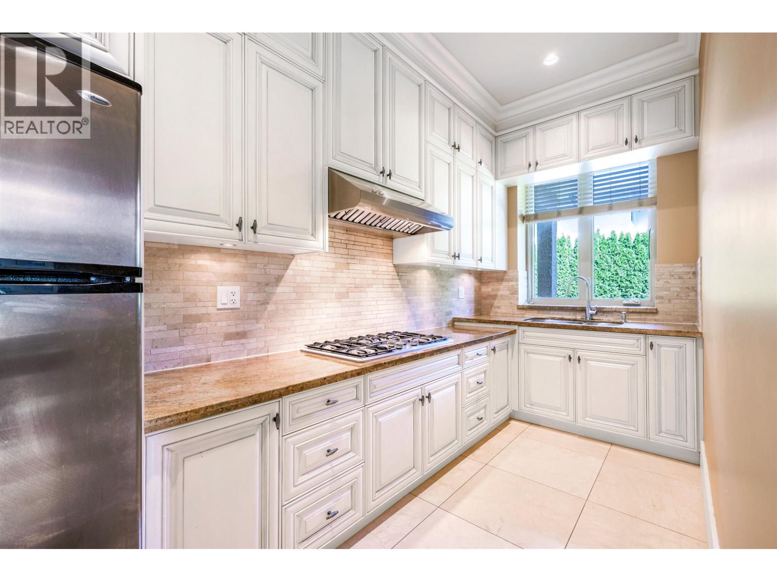 6760 Gamba, Richmond, British Columbia  V7C 2G5 - Photo 6 - R3074544