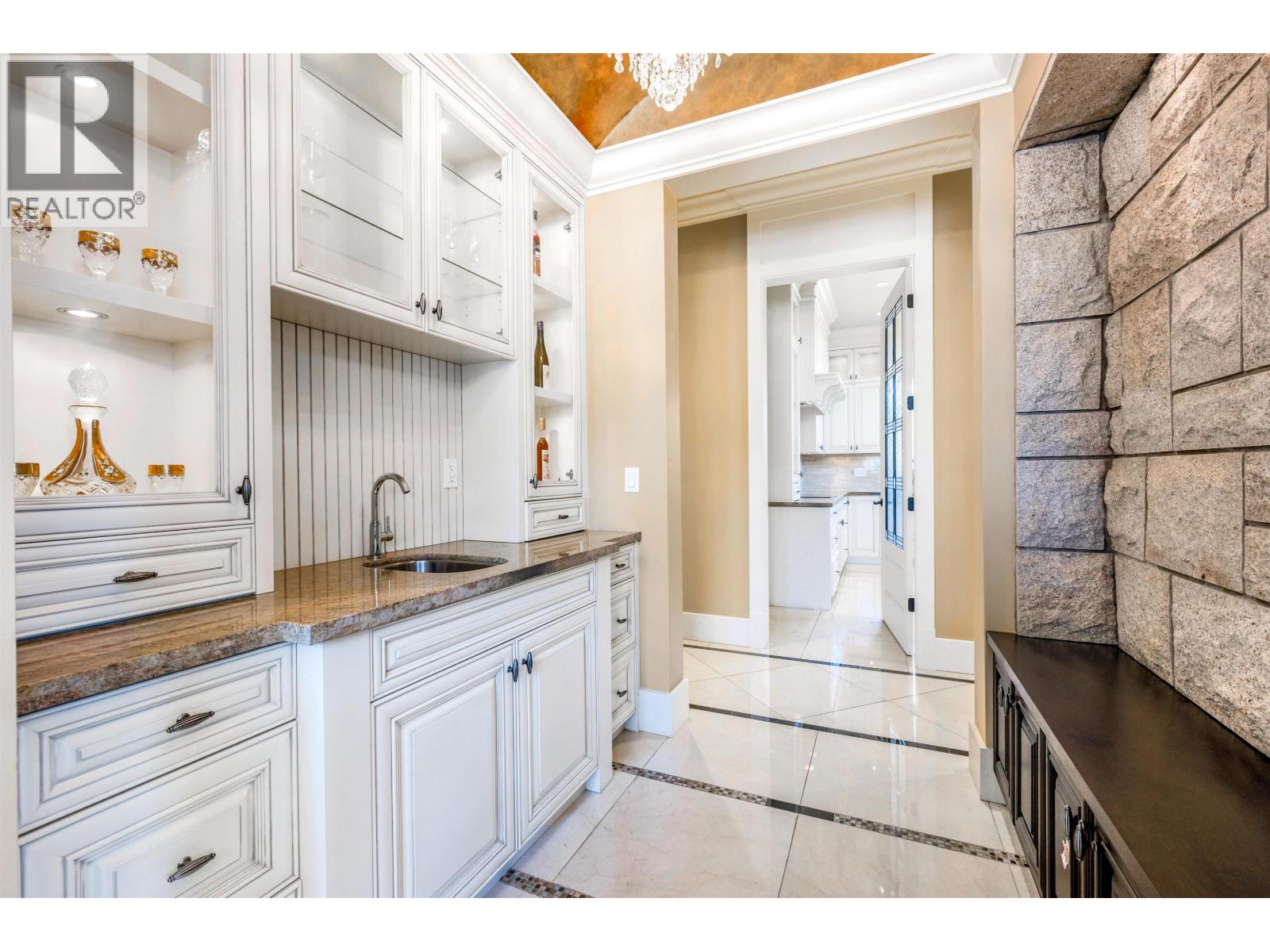 6760 Gamba, Richmond, British Columbia  V7C 2G5 - Photo 8 - R3074544