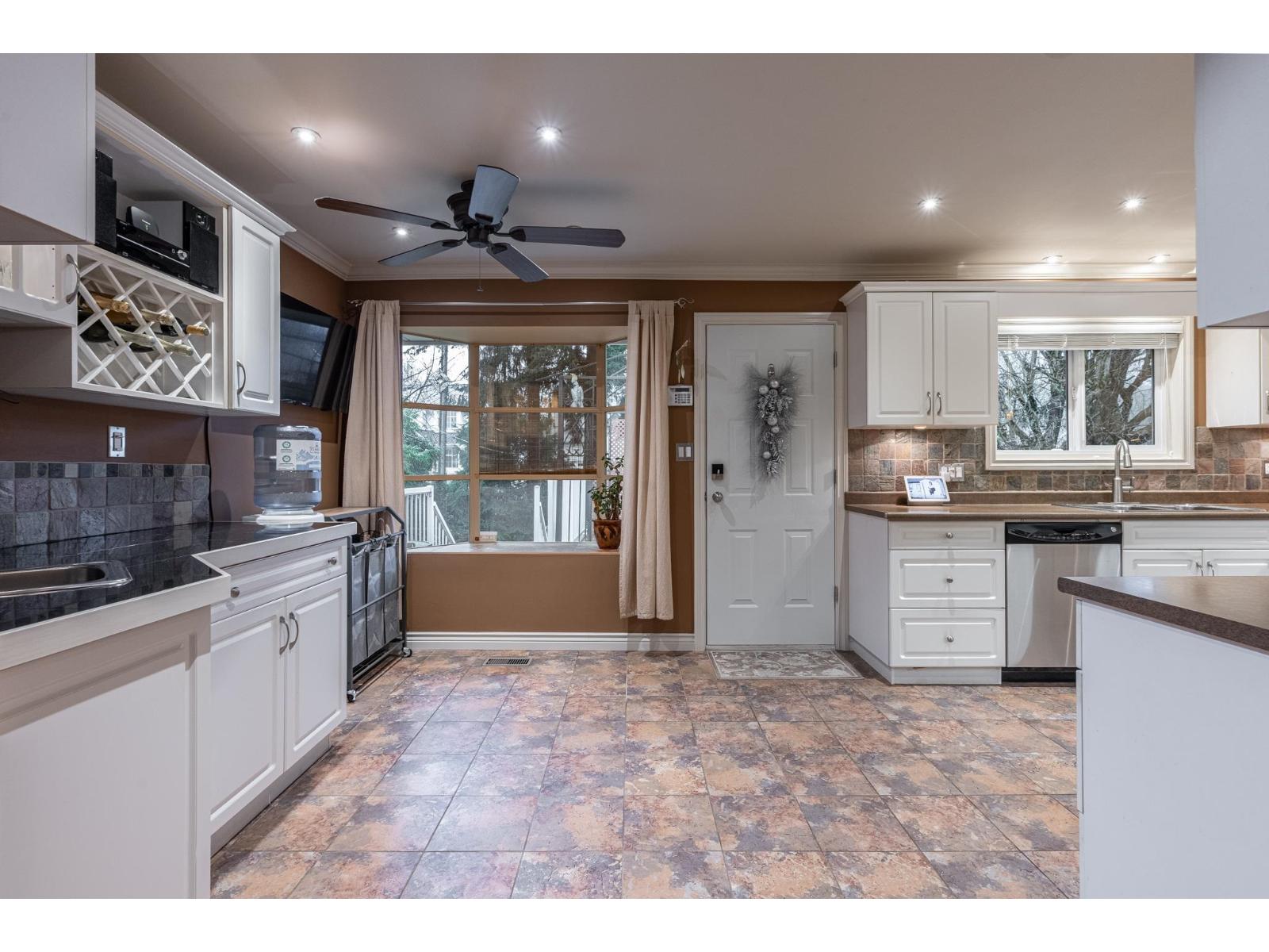 34047 Mccrimmon Drive, Abbotsford, British Columbia  V2S 2V6 - Photo 9 - R3074400