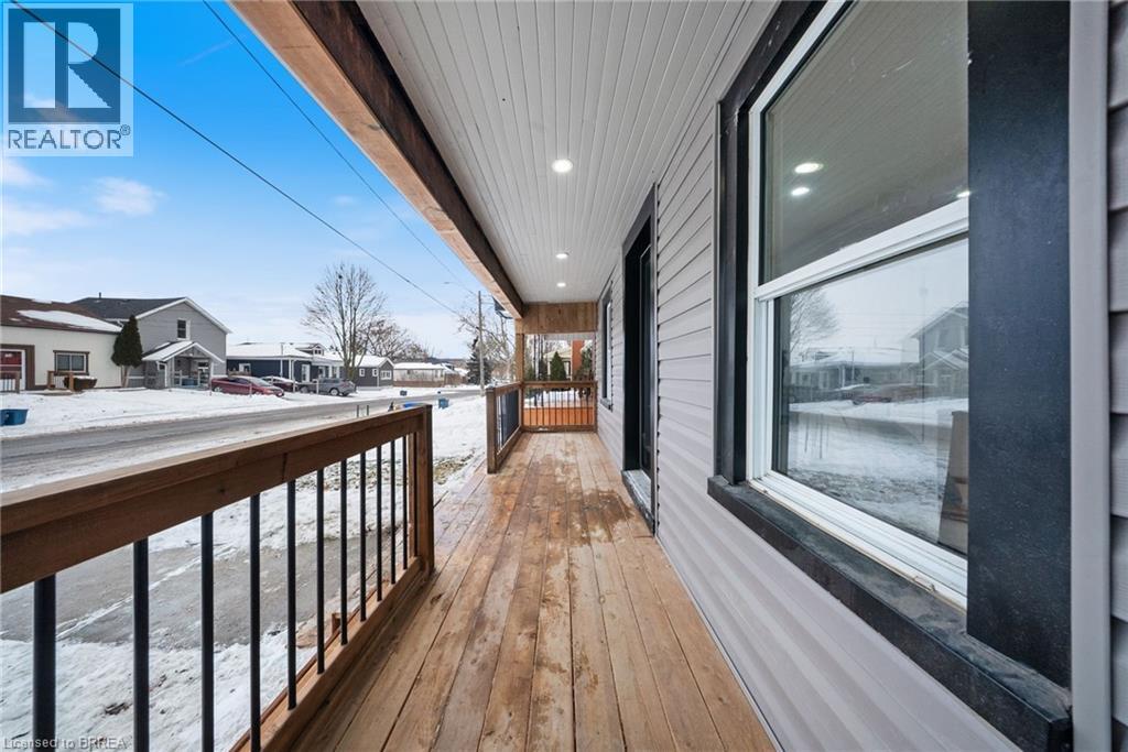 111 E Victoria Street, Brantford, Ontario  N3S 3K7 - Photo 3 - 40794526