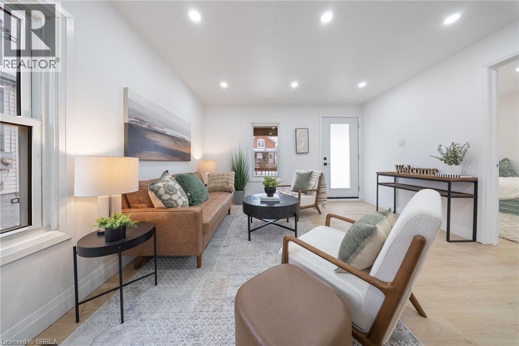 111 E Victoria Street, Brantford, Ontario  N3S 3K7 - Photo 7 - 40794526