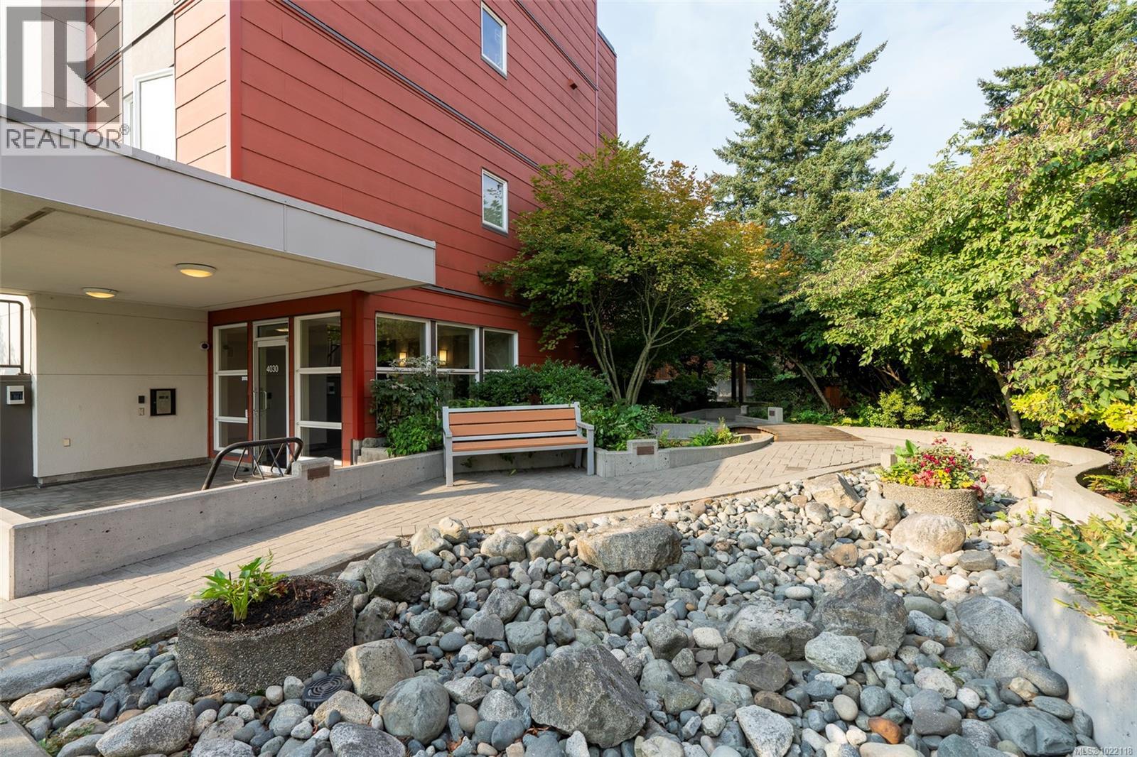 402 4030 Borden St, Saanich, British Columbia V8X 2E9 - Photo 14 - 1022118