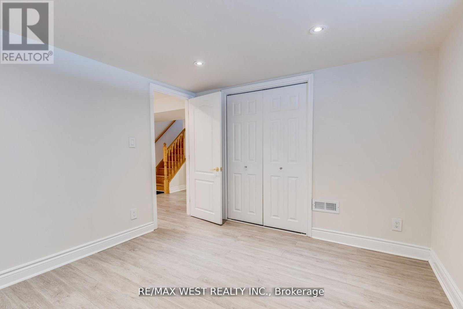 Lower - 606 Conacher Drive, Toronto, Ontario  M2M 3N1 - Photo 11 - C12643474