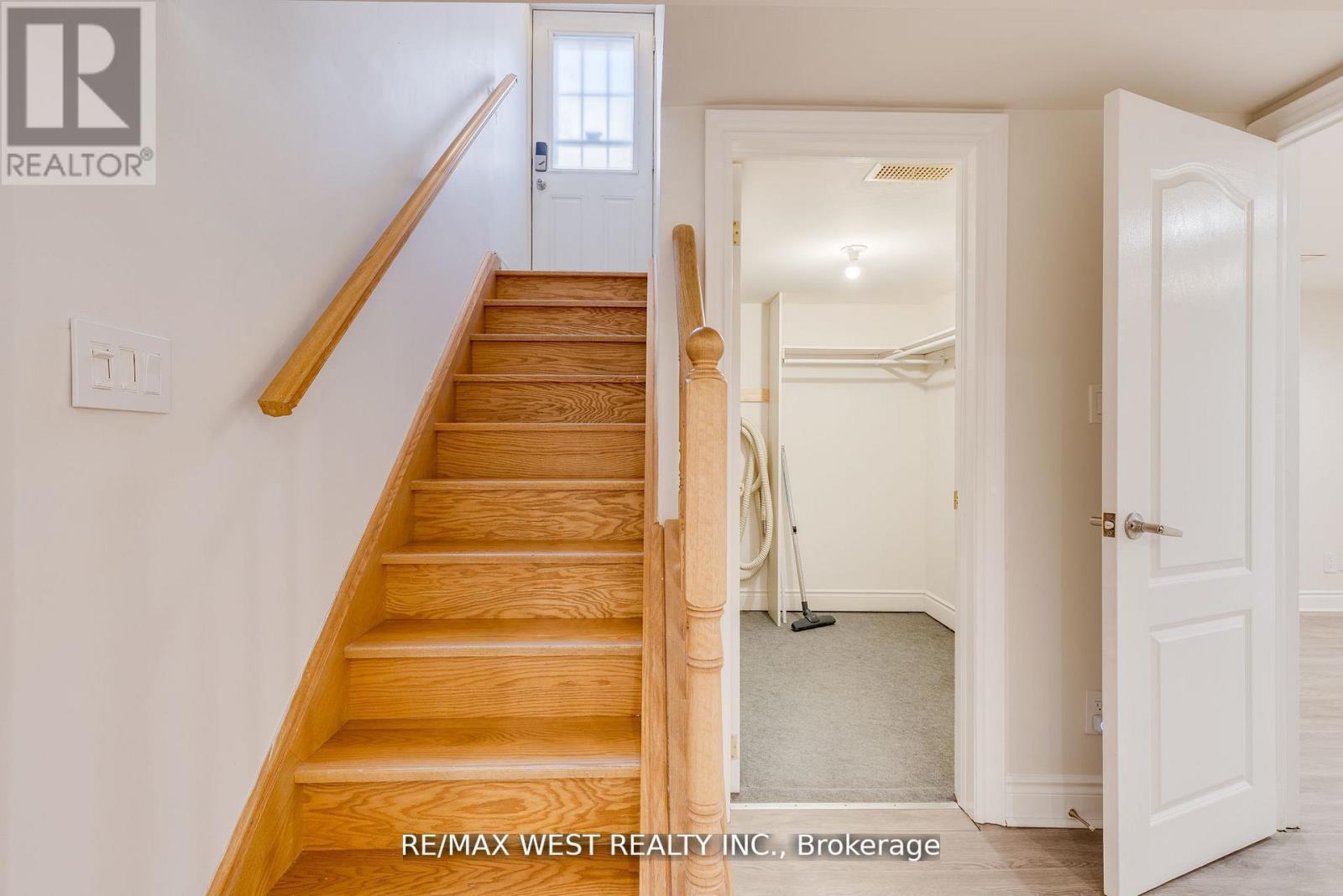 Lower - 606 Conacher Drive, Toronto, Ontario  M2M 3N1 - Photo 14 - C12643474