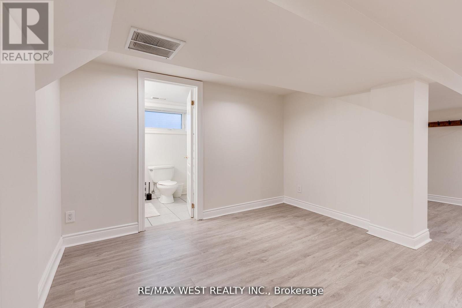 Lower - 606 Conacher Drive, Toronto, Ontario  M2M 3N1 - Photo 8 - C12643474