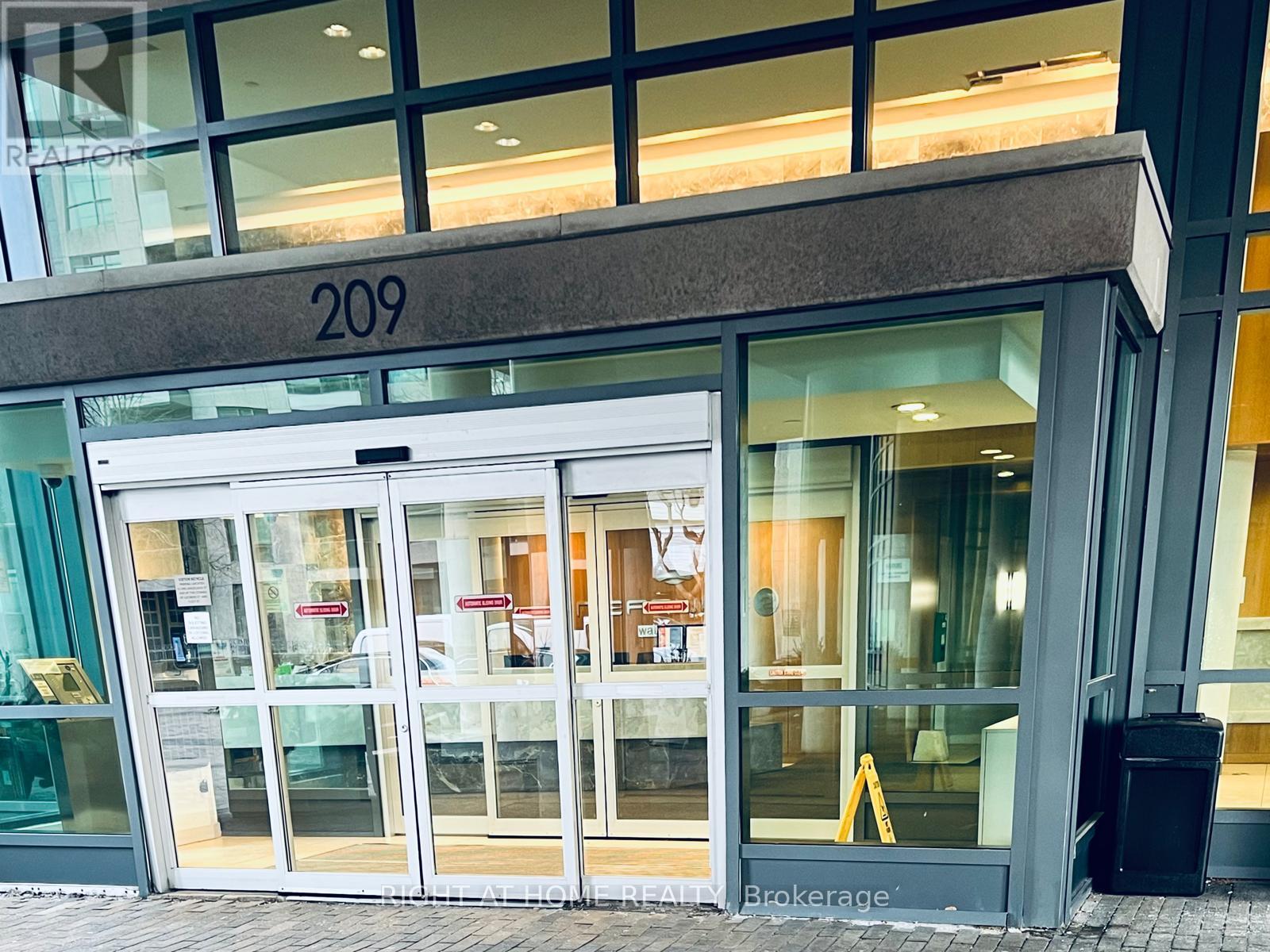 1158 - 209 Fort York Boulevard, Toronto, Ontario  M5V 4A1 - Photo 2 - C12643480