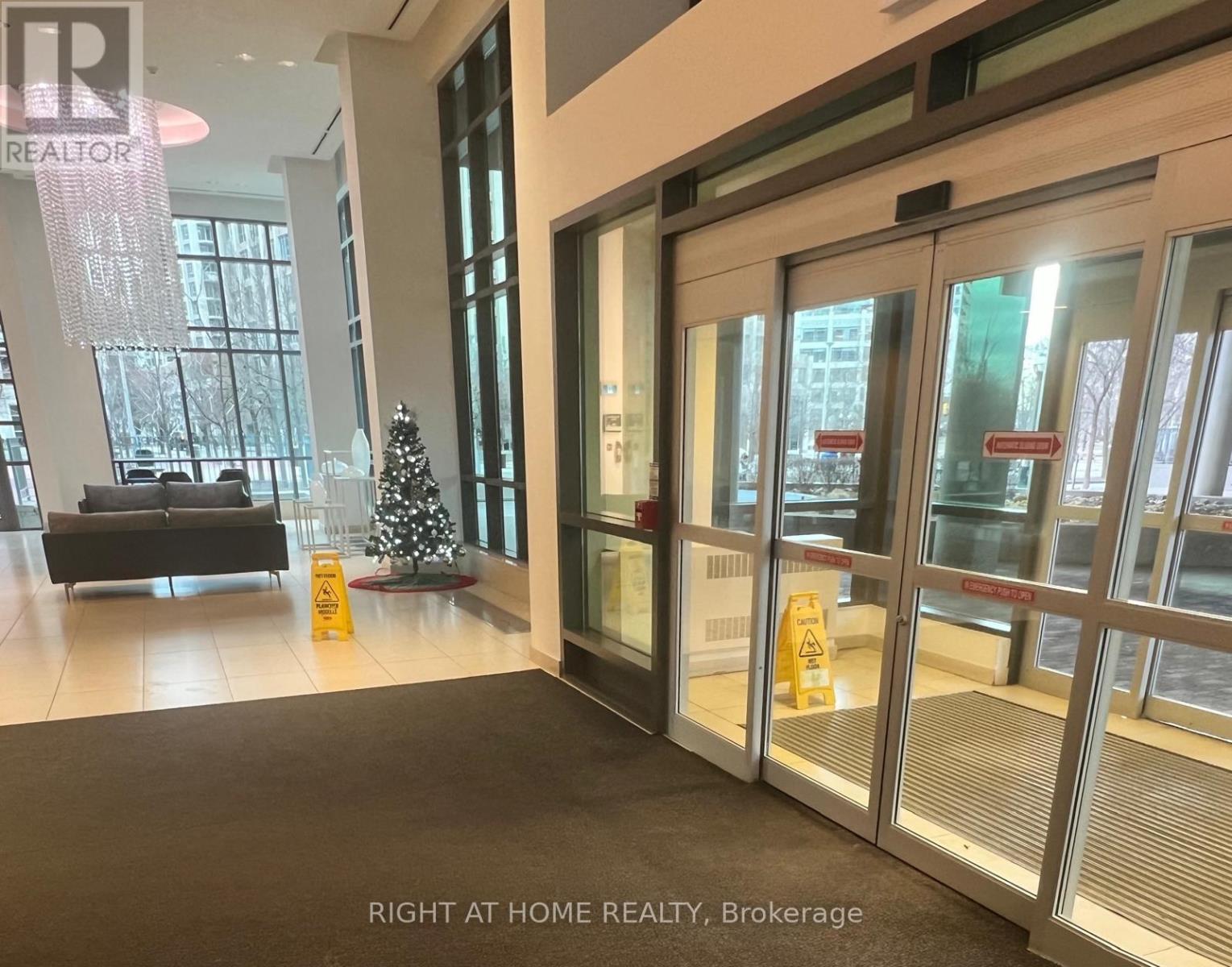 1158 - 209 Fort York Boulevard, Toronto, Ontario  M5V 4A1 - Photo 3 - C12643480