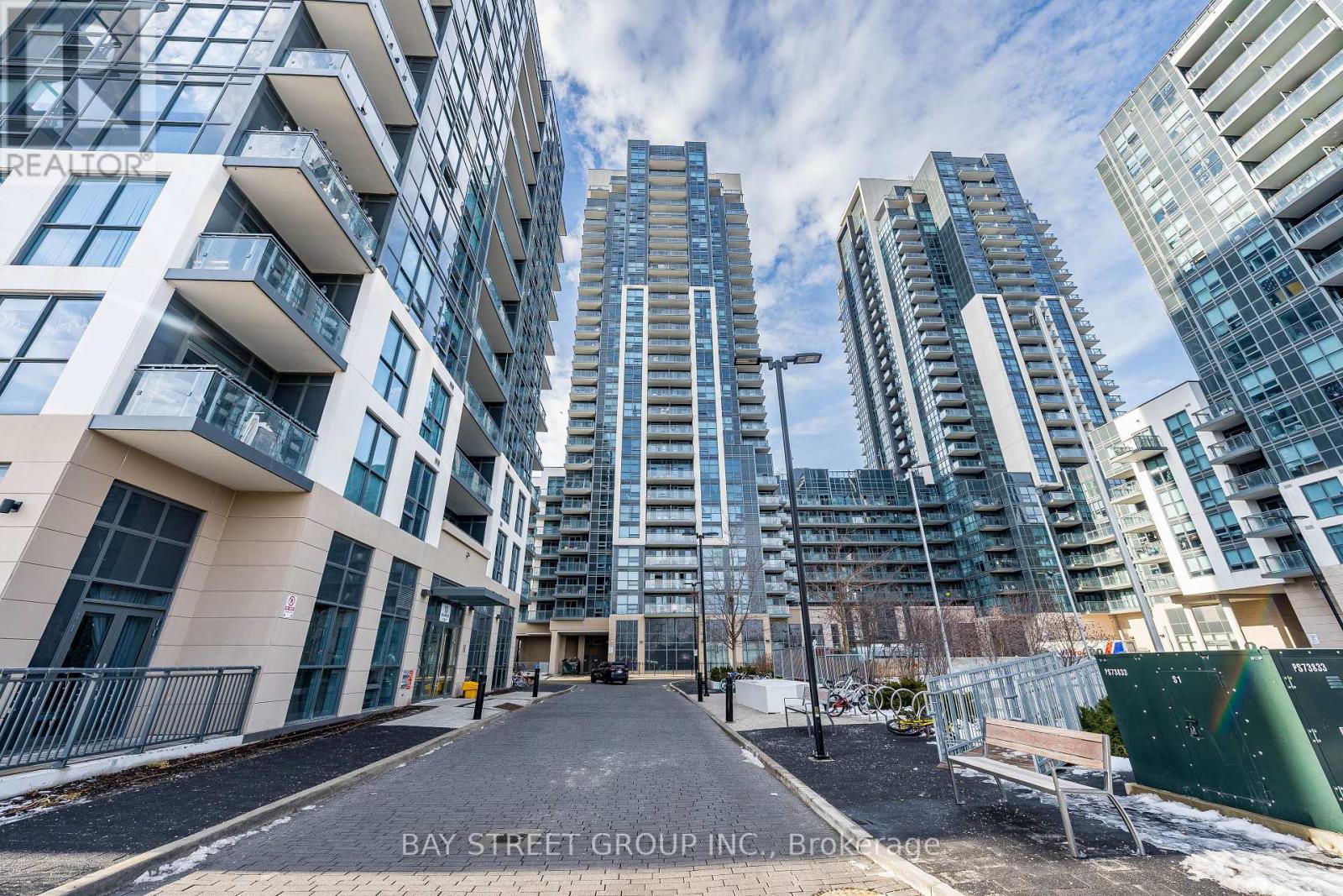 20 Meadowglen Place, Toronto, Ontario  M1G 0A9 - Photo 8 - E12643448