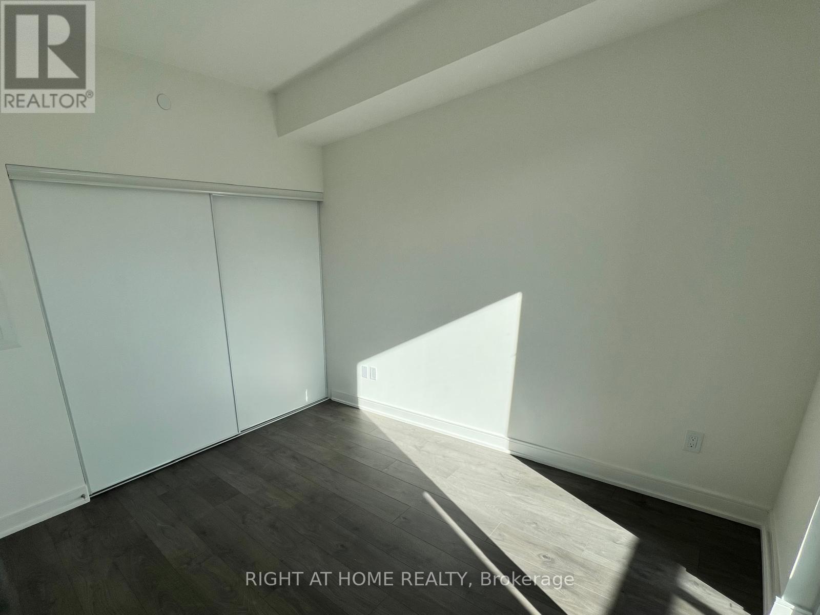 B705 - 705 Davis Drive, Newmarket, Ontario  L3Y 0J1 - Photo 13 - N12643374