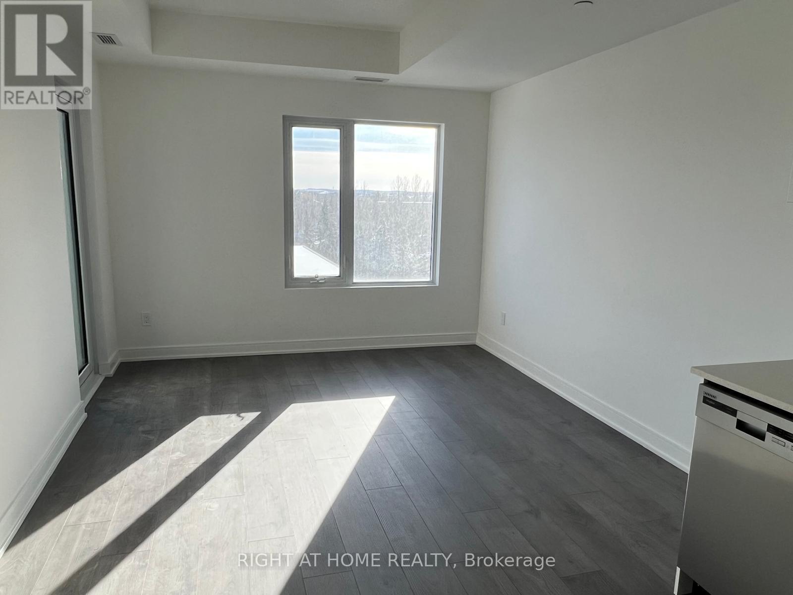 B705 - 705 Davis Drive, Newmarket, Ontario  L3Y 0J1 - Photo 8 - N12643374