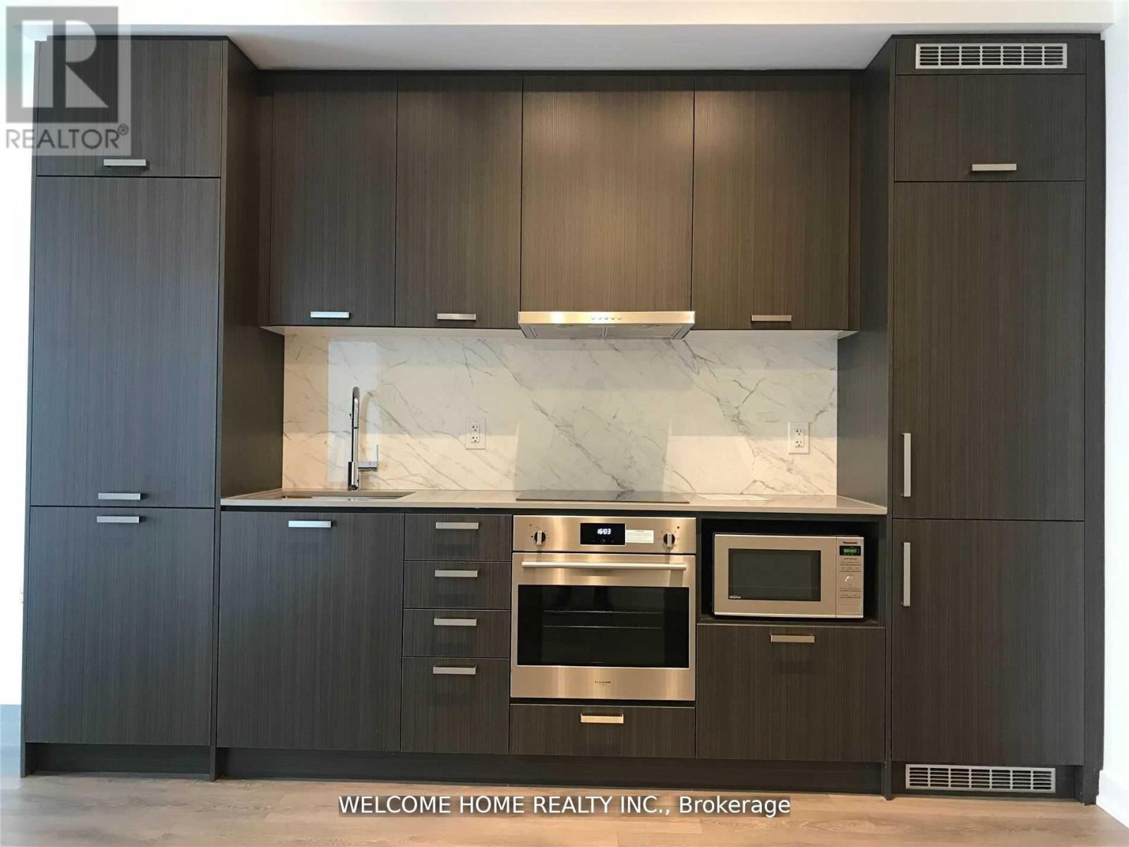 710 - 38 Honeycrisp Crescent, Vaughan, Ontario  L4K 0M8 - Photo 3 - N12643476