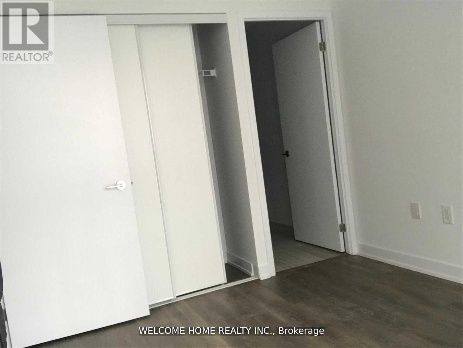 710 - 38 Honeycrisp Crescent, Vaughan, Ontario  L4K 0M8 - Photo 5 - N12643476