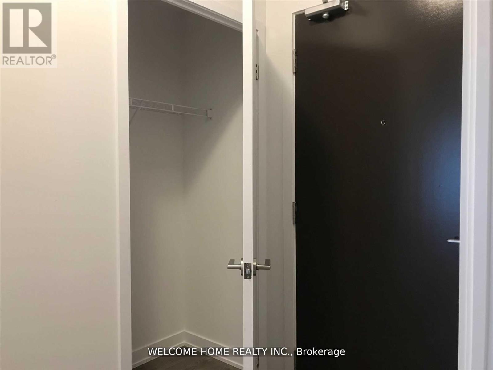 710 - 38 Honeycrisp Crescent, Vaughan, Ontario  L4K 0M8 - Photo 8 - N12643476