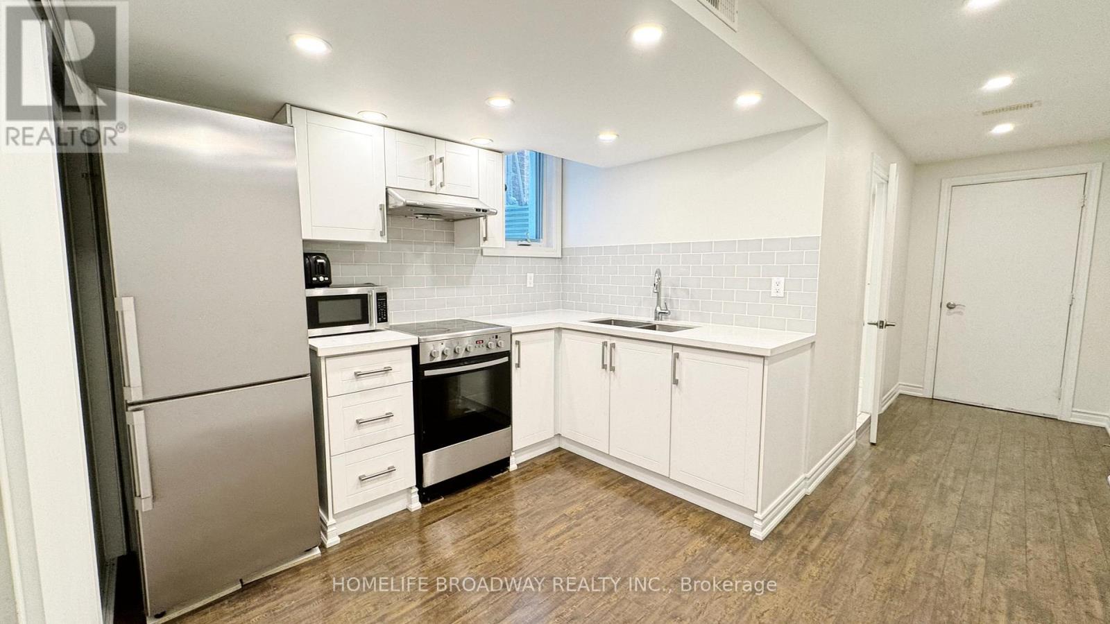 Lower - 102 Orchard Hill Boulevard, Markham, Ontario  L6C 2M4 - Photo 2 - N12643492