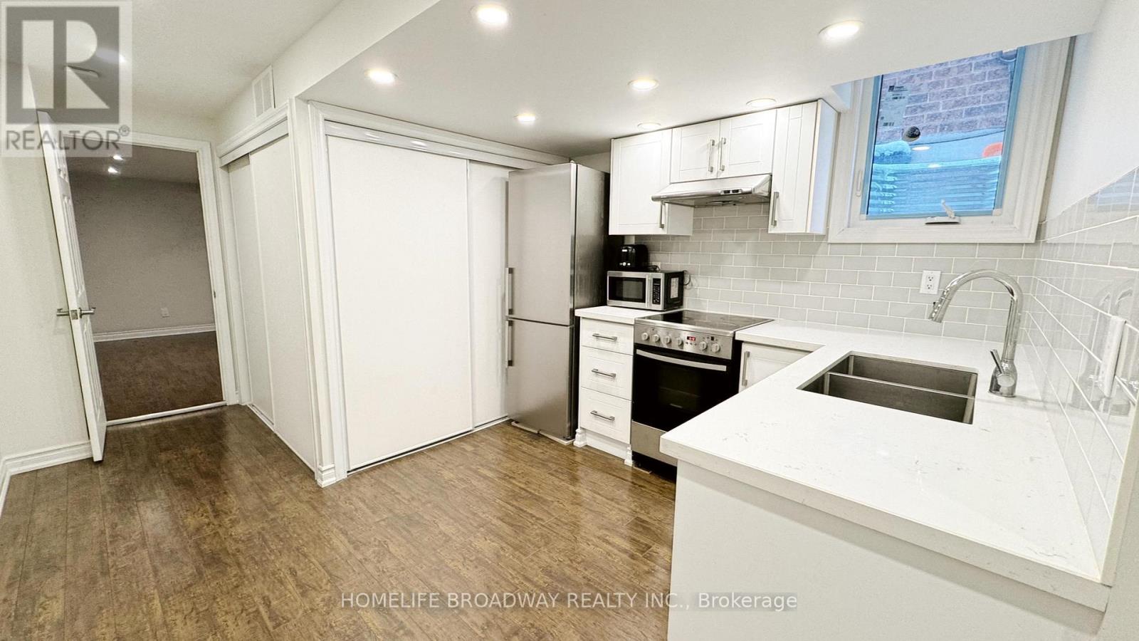 Lower - 102 Orchard Hill Boulevard, Markham, Ontario  L6C 2M4 - Photo 4 - N12643492