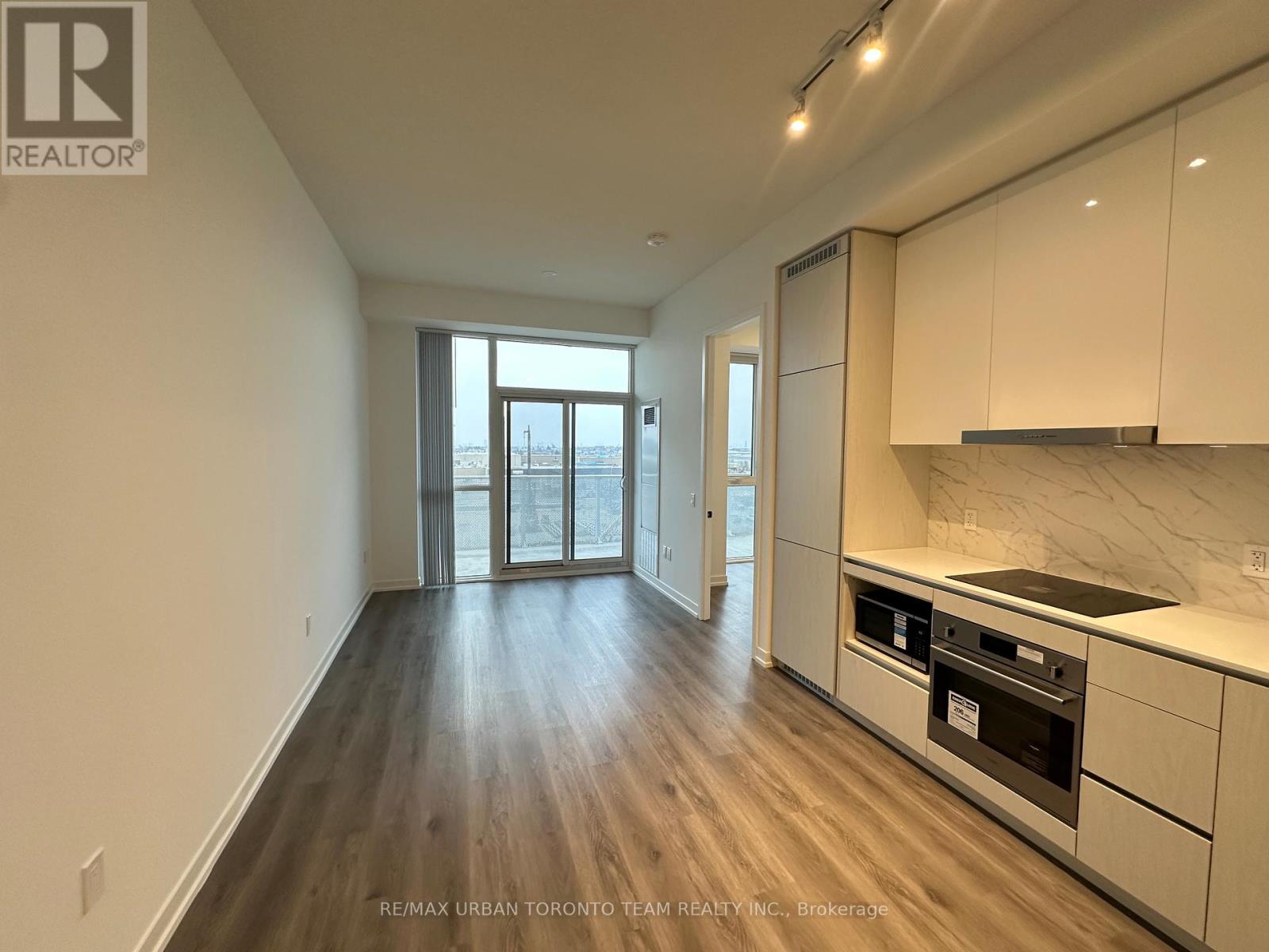 706 - 28 Interchange Way, Vaughan, Ontario  L4K 0P8 - Photo 5 - N12643510