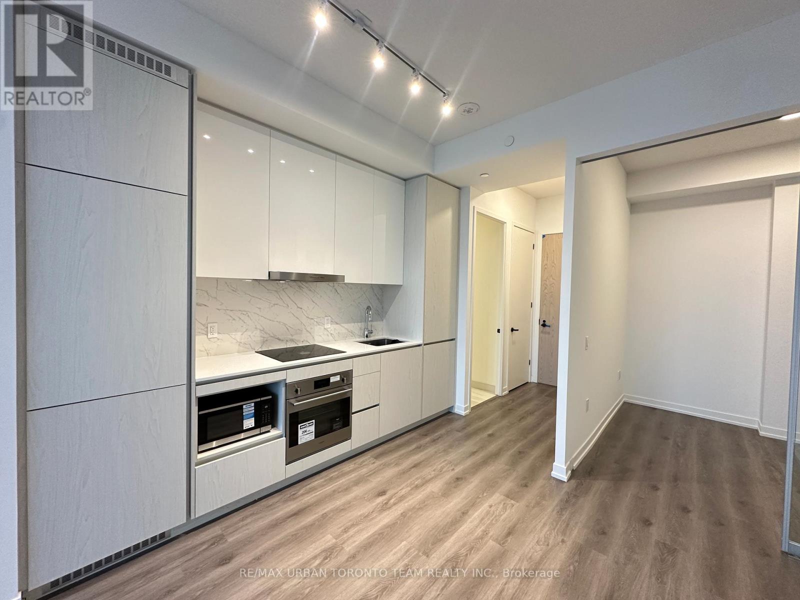 706 - 28 Interchange Way, Vaughan, Ontario  L4K 0P8 - Photo 6 - N12643510