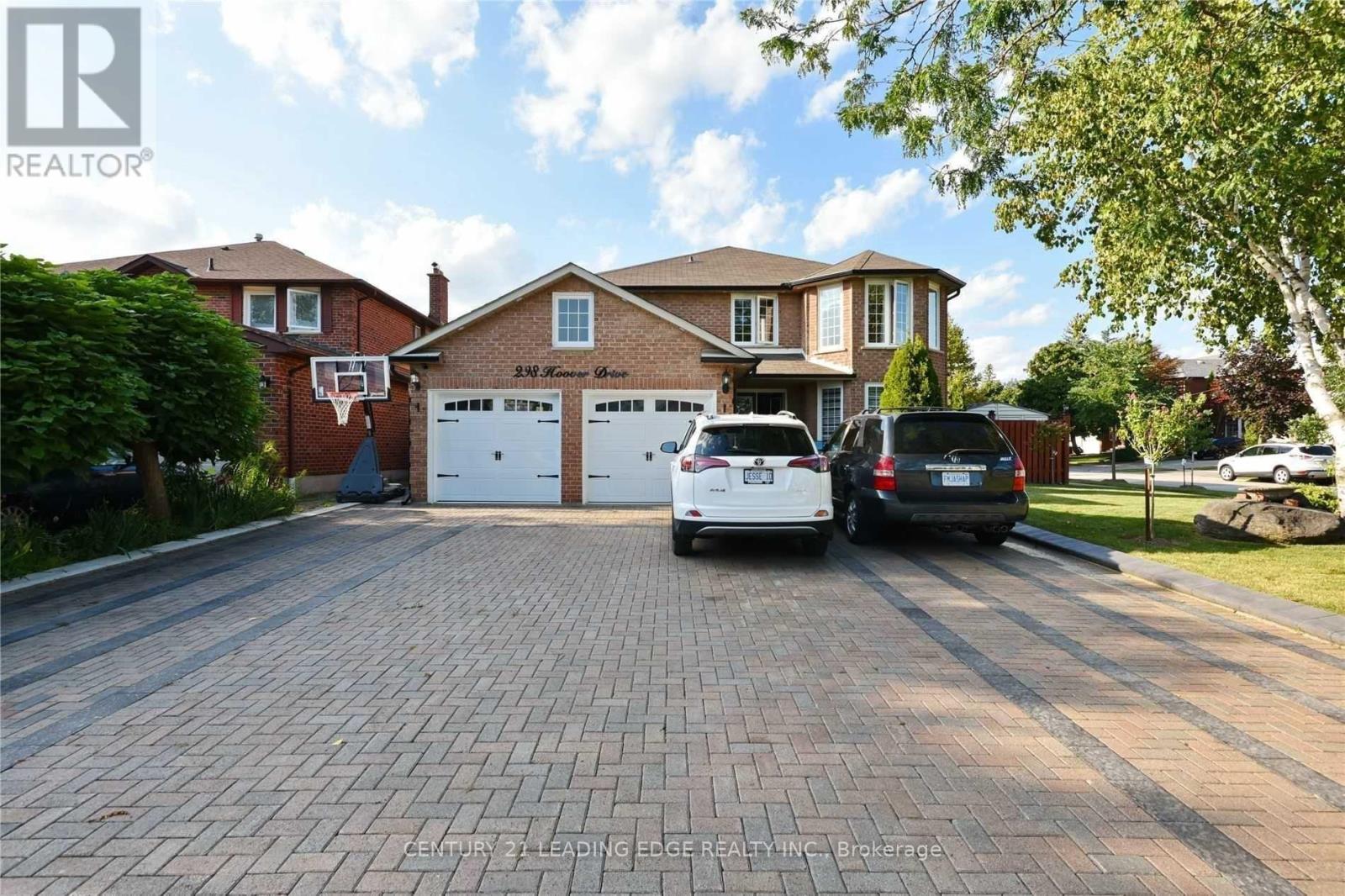 298 HOOVER DRIVE, Pickering, Ontario