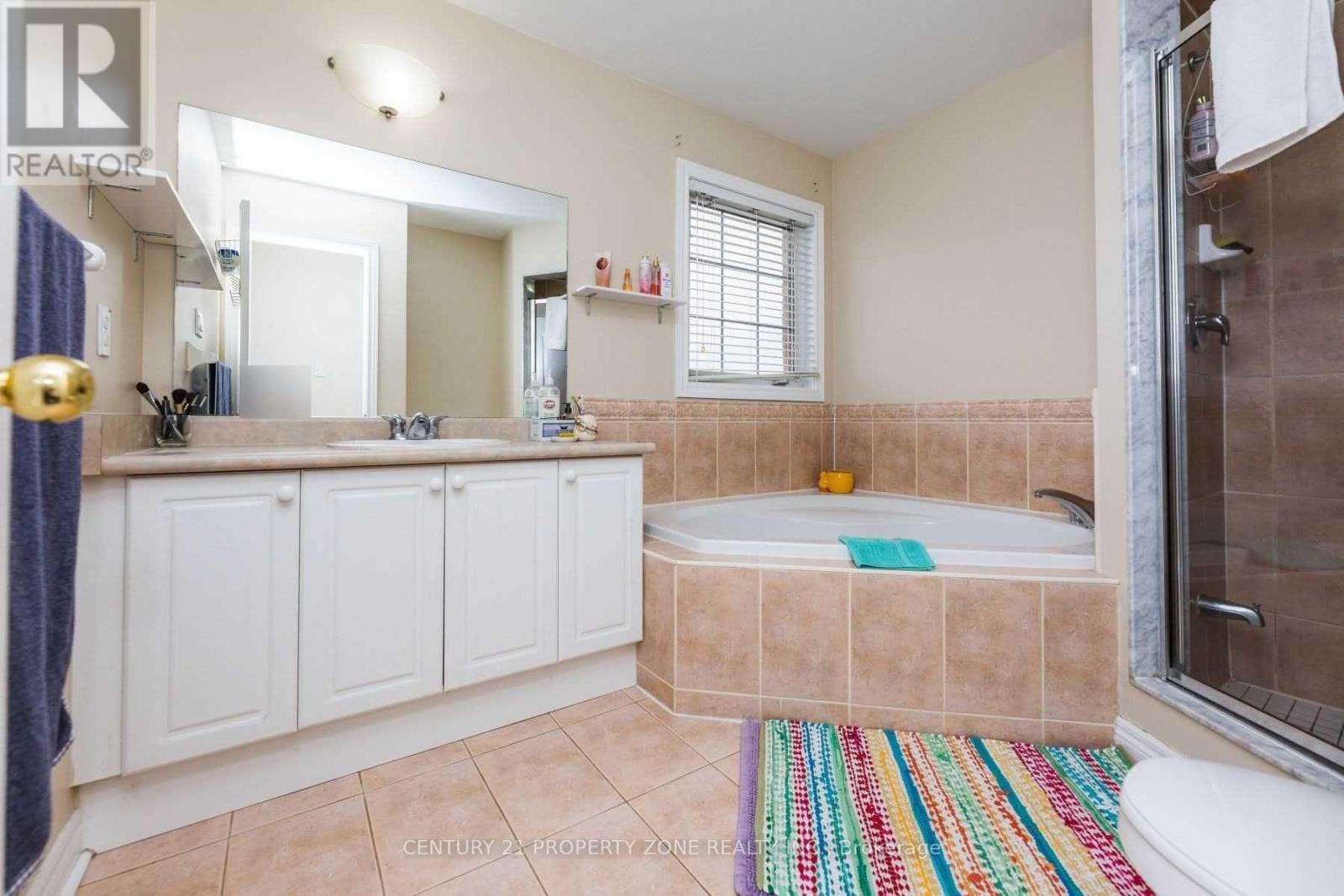 3 Sewells Lane, Brampton, Ontario  L7A 3A1 - Photo 8 - W12564364