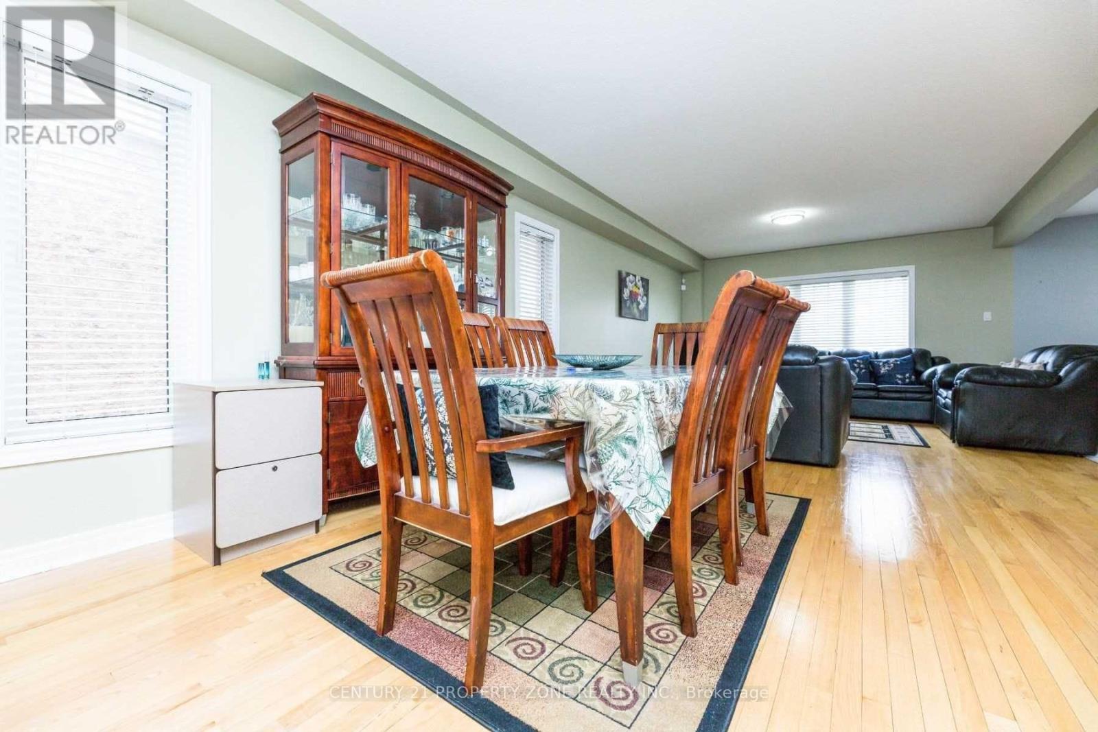 3 Sewells Lane, Brampton, Ontario  L7A 3A1 - Photo 4 - W12564364