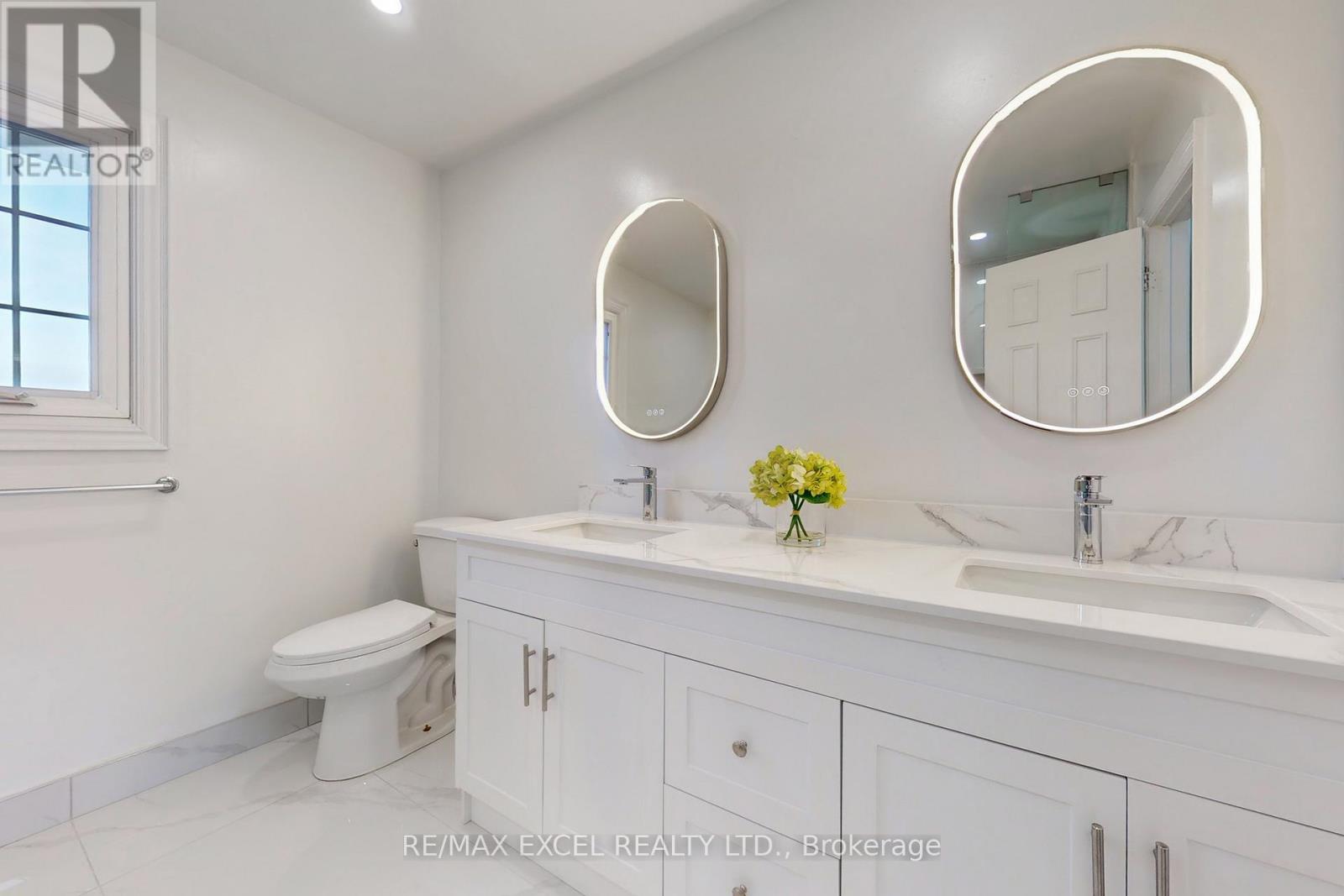 4388 Guildwood Way, Mississauga, Ontario  L5R 2A4 - Photo 29 - W12642818