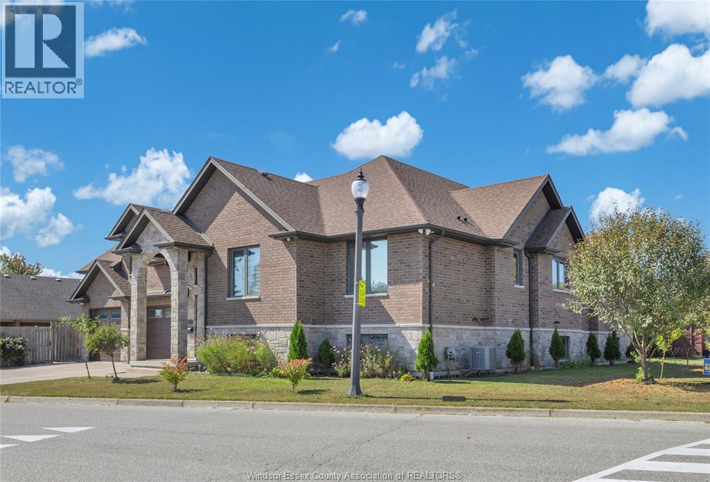 498 Sacred Heart Drive, Lasalle, Ontario  N9J 0A6 - Photo 3 - 25031902