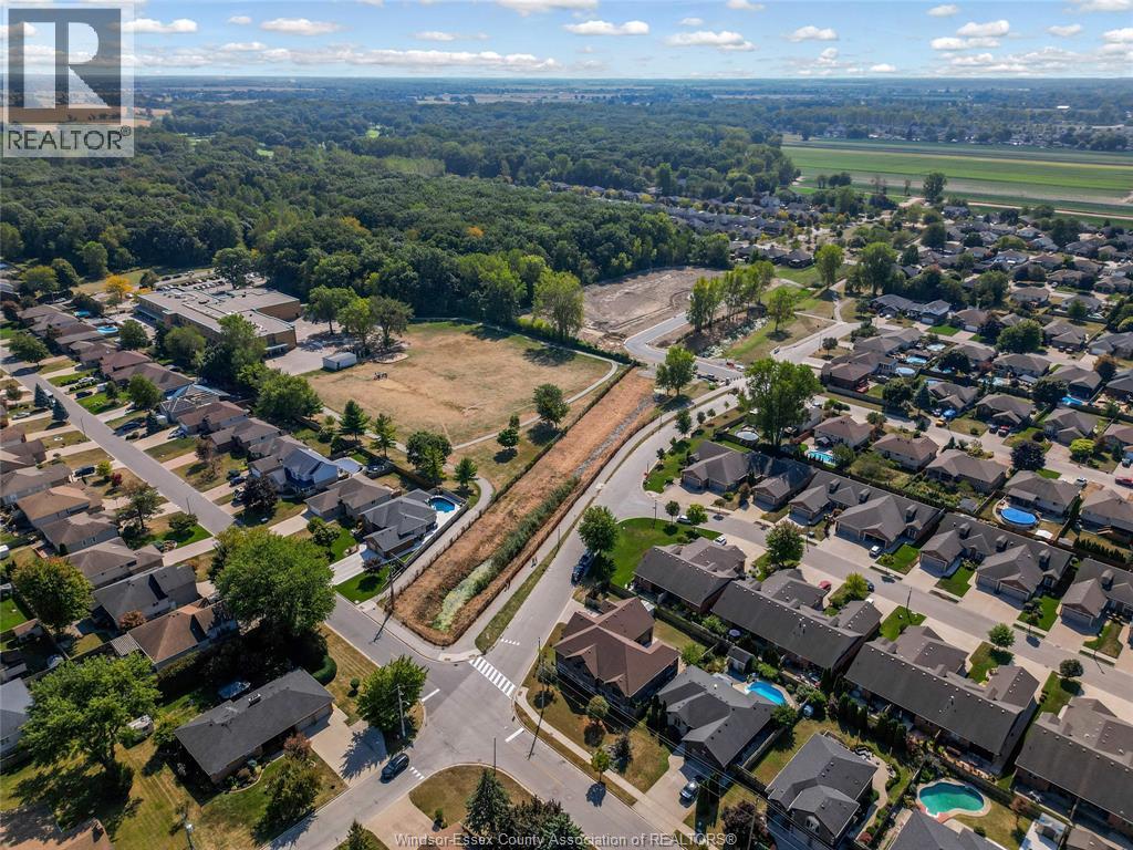 498 Sacred Heart Drive, Lasalle, Ontario  N9J 0A6 - Photo 47 - 25031902