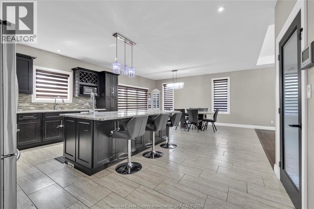 498 Sacred Heart Drive, Lasalle, Ontario  N9J 0A6 - Photo 7 - 25031902