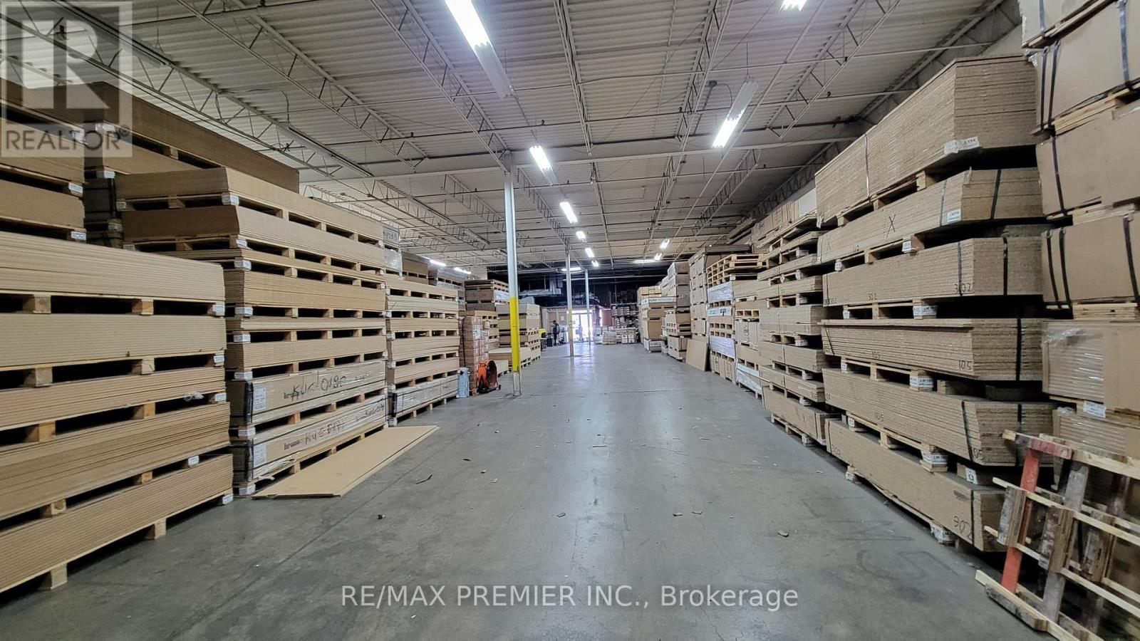 A - 3081 Universal Drive, Mississauga, Ontario  L4X 2E2 - Photo 2 - W12643370