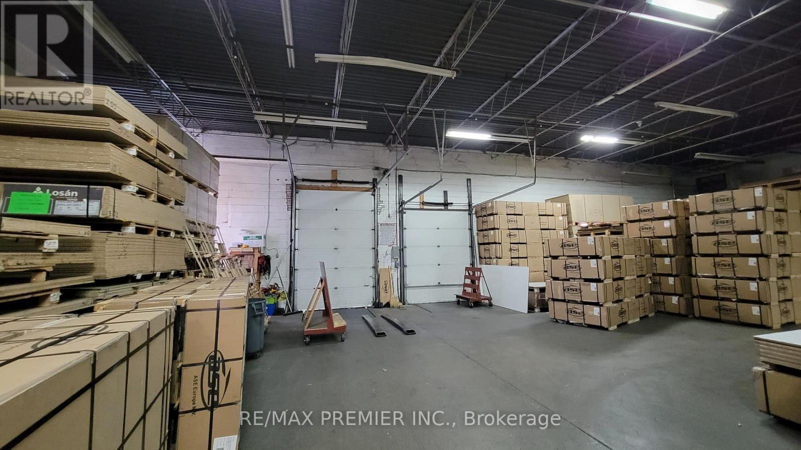 A - 3081 Universal Drive, Mississauga, Ontario  L4X 2E2 - Photo 5 - W12643370