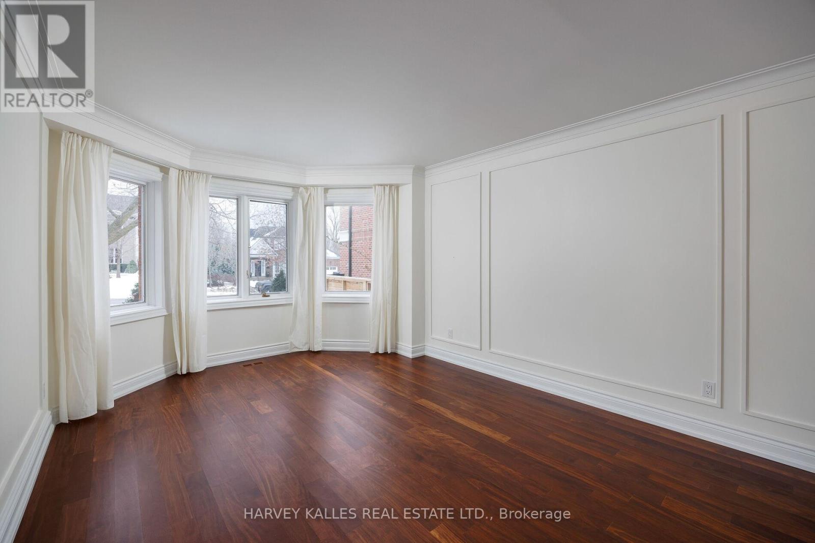 22 Finchley Road, Toronto, Ontario  M9A 2X5 - Photo 10 - W12643424