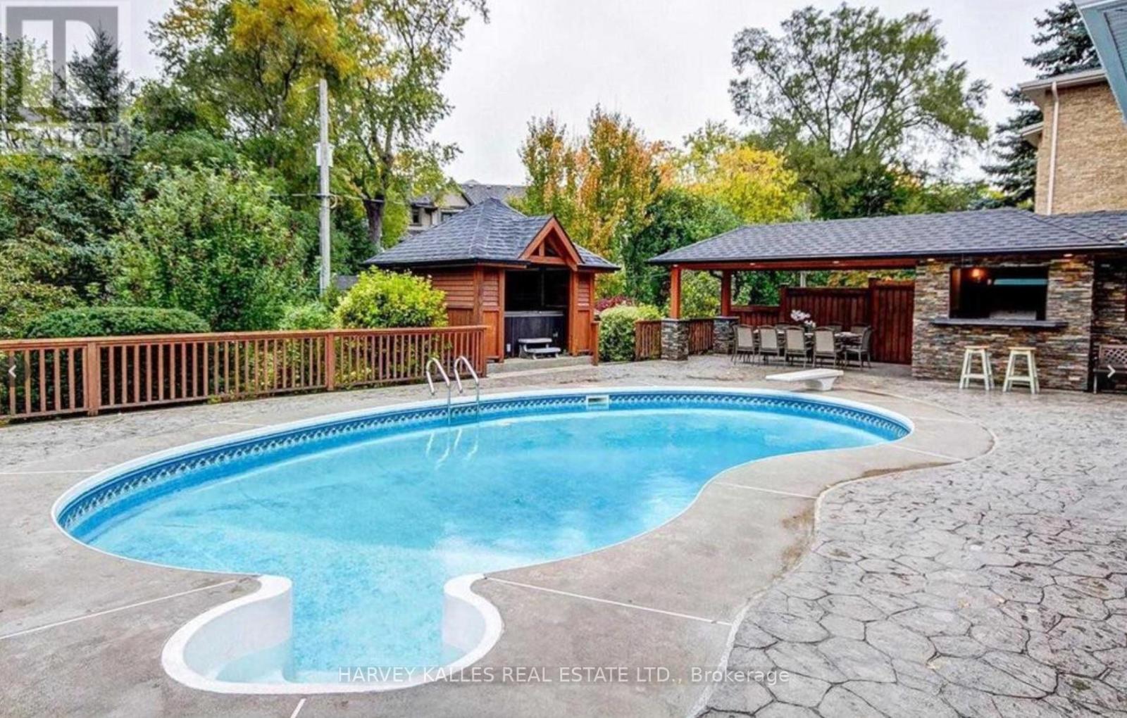 22 Finchley Road, Toronto, Ontario  M9A 2X5 - Photo 3 - W12643424